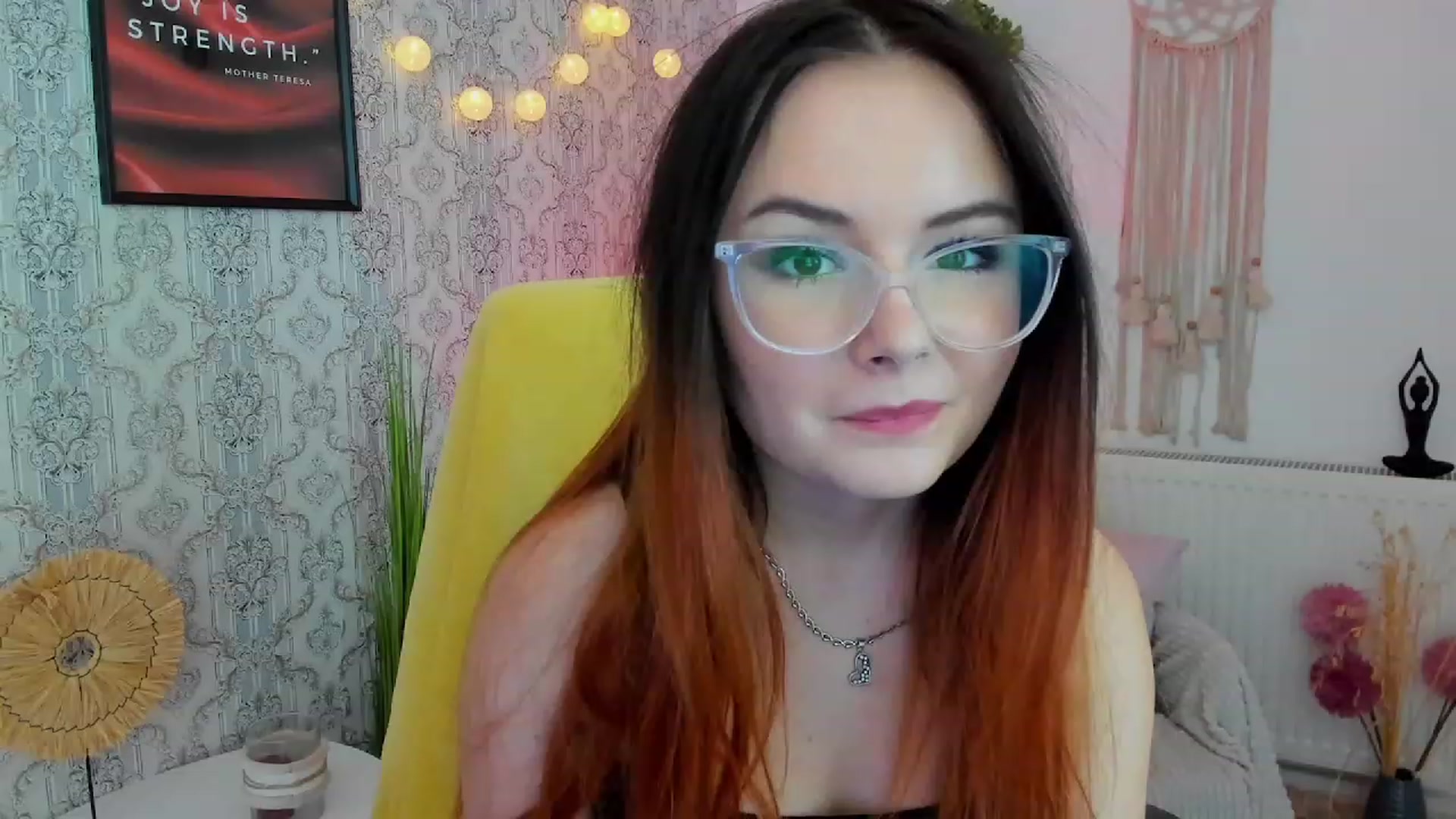 Gallery image thumbnail from Hazel_Moore18's myfreecams stream on, 09/28/2023, 11:29 image 5 of 20