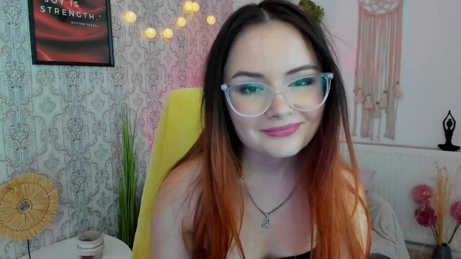 Gallery image thumbnail from Hazel_Moore18's myfreecams stream on, 09/28/2023, 11:29 image 11 of 20