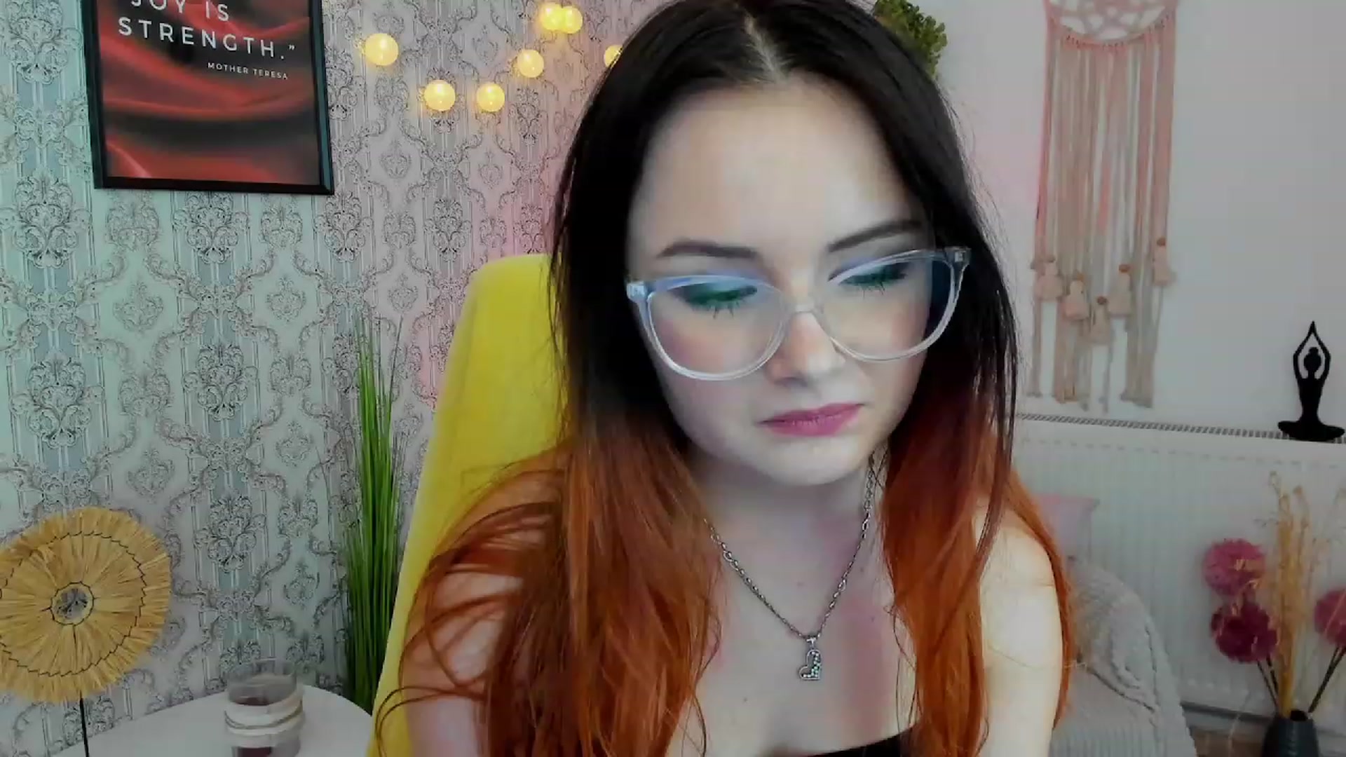 Gallery image thumbnail from Hazel_Moore18's myfreecams stream on, 09/28/2023, 12:06 image 5 of 20