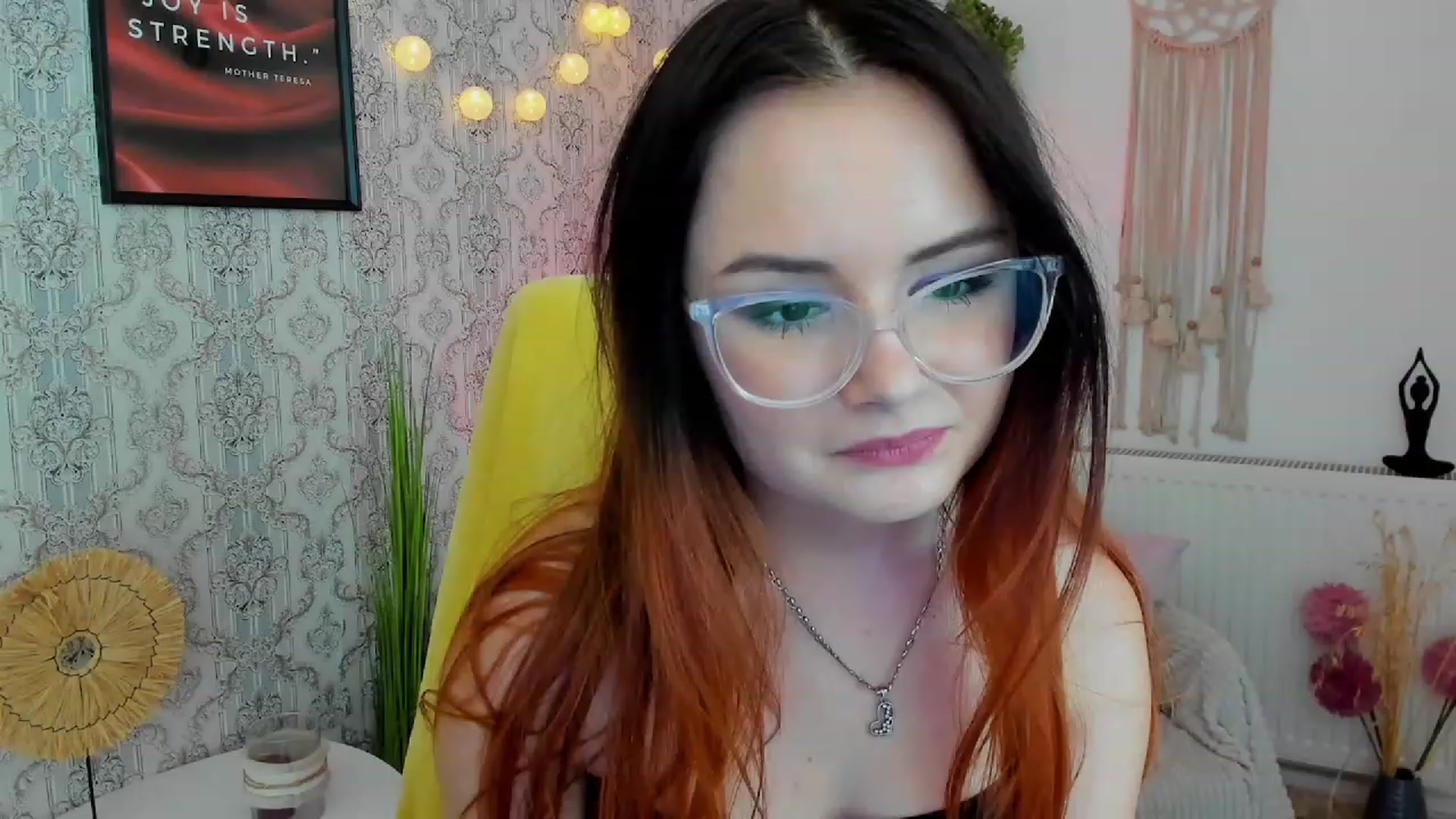 Gallery image thumbnail from Hazel_Moore18's myfreecams stream on, 09/28/2023, 12:06 image 1 of 20
