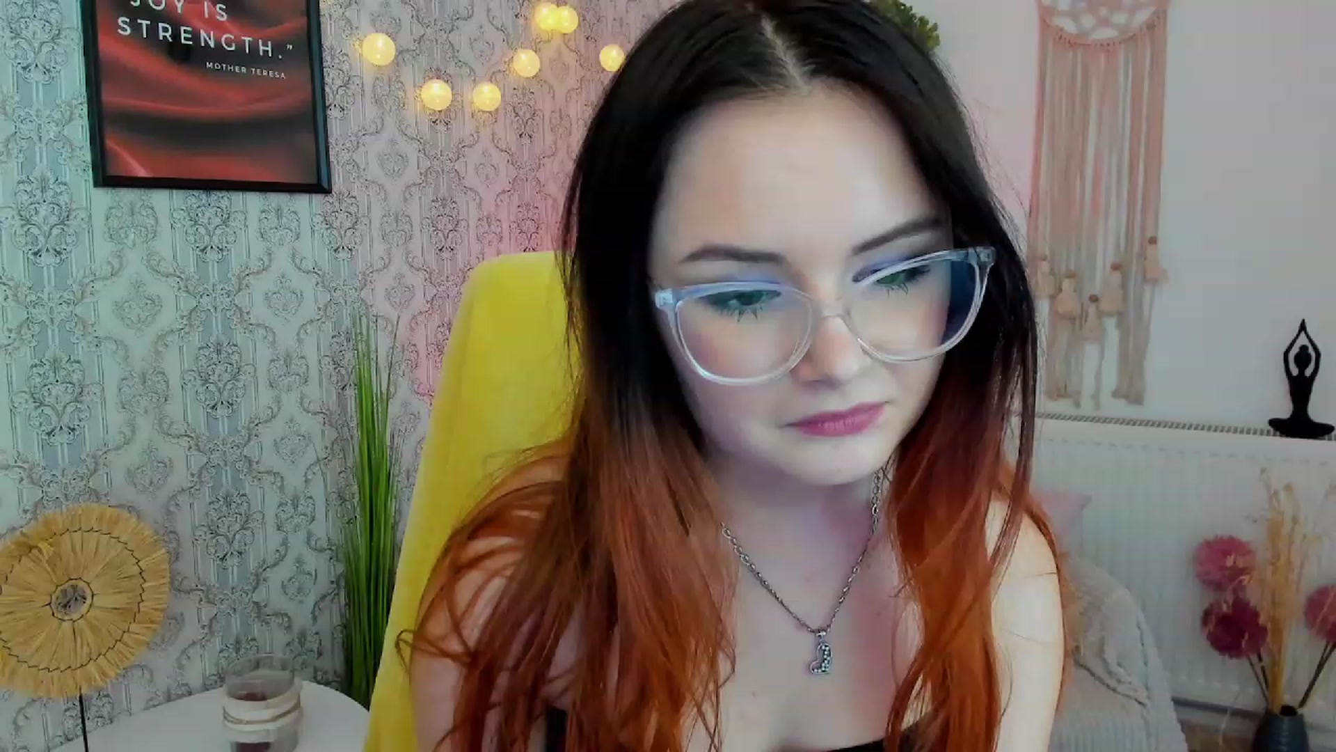Gallery image thumbnail from Hazel_Moore18's myfreecams stream on, 09/28/2023, 12:06 image 2 of 20