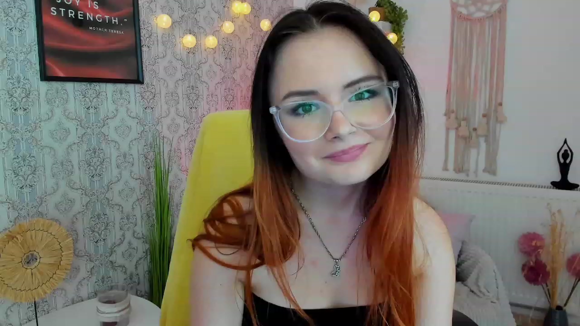 Gallery image thumbnail from Hazel_Moore18's myfreecams stream on, 09/28/2023, 12:42 image 8 of 20