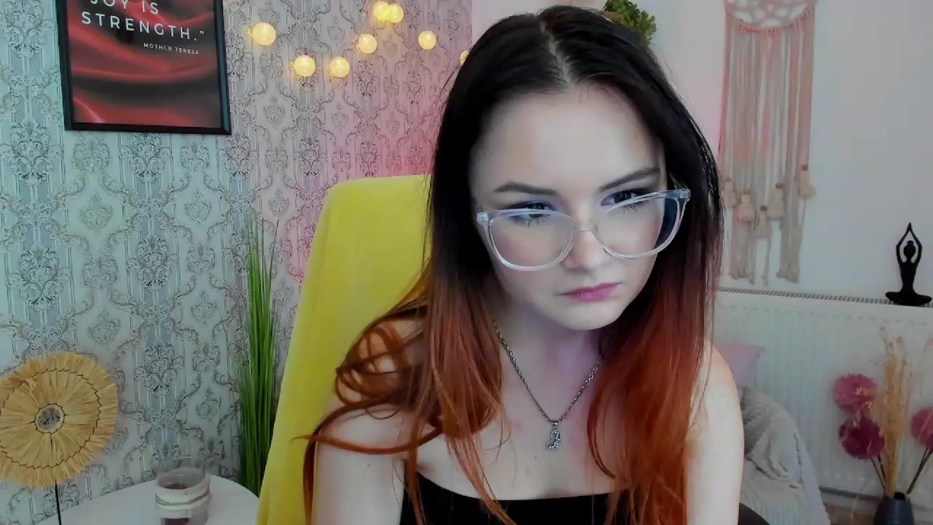 Gallery image thumbnail from Hazel_Moore18's myfreecams stream on, 09/28/2023, 12:42 image 15 of 20