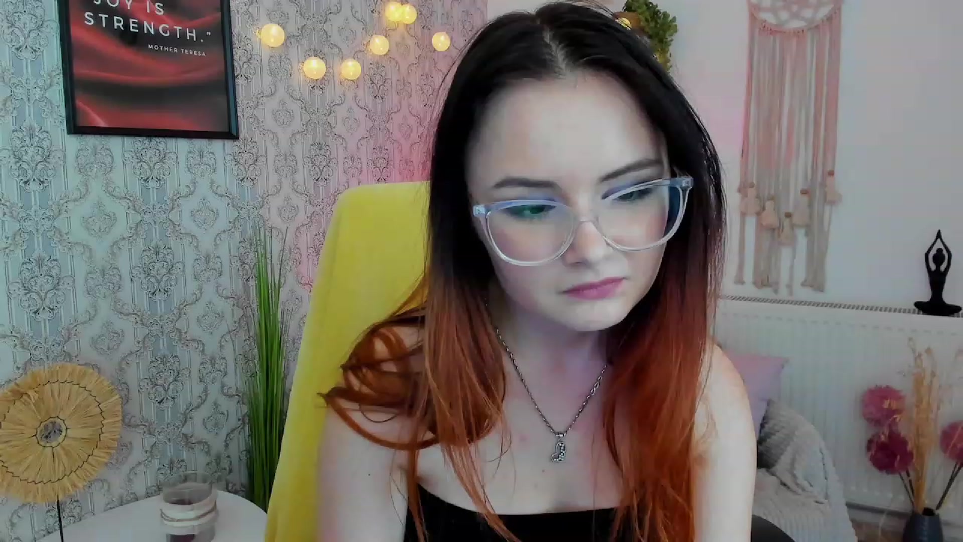Gallery image thumbnail from Hazel_Moore18's myfreecams stream on, 09/28/2023, 12:42 image 7 of 20