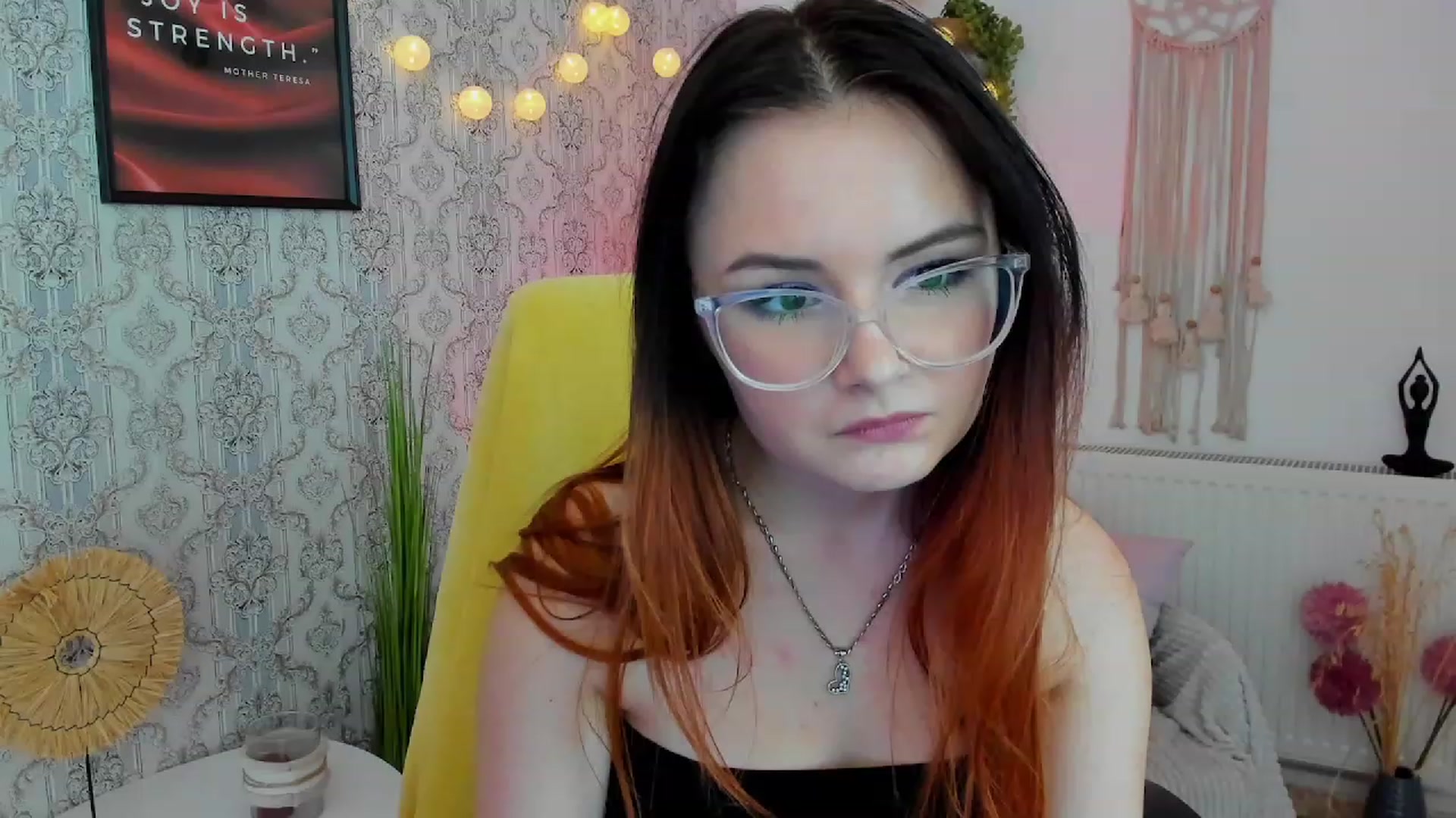 Gallery image thumbnail from Hazel_Moore18's myfreecams stream on, 09/28/2023, 12:42 image 3 of 20