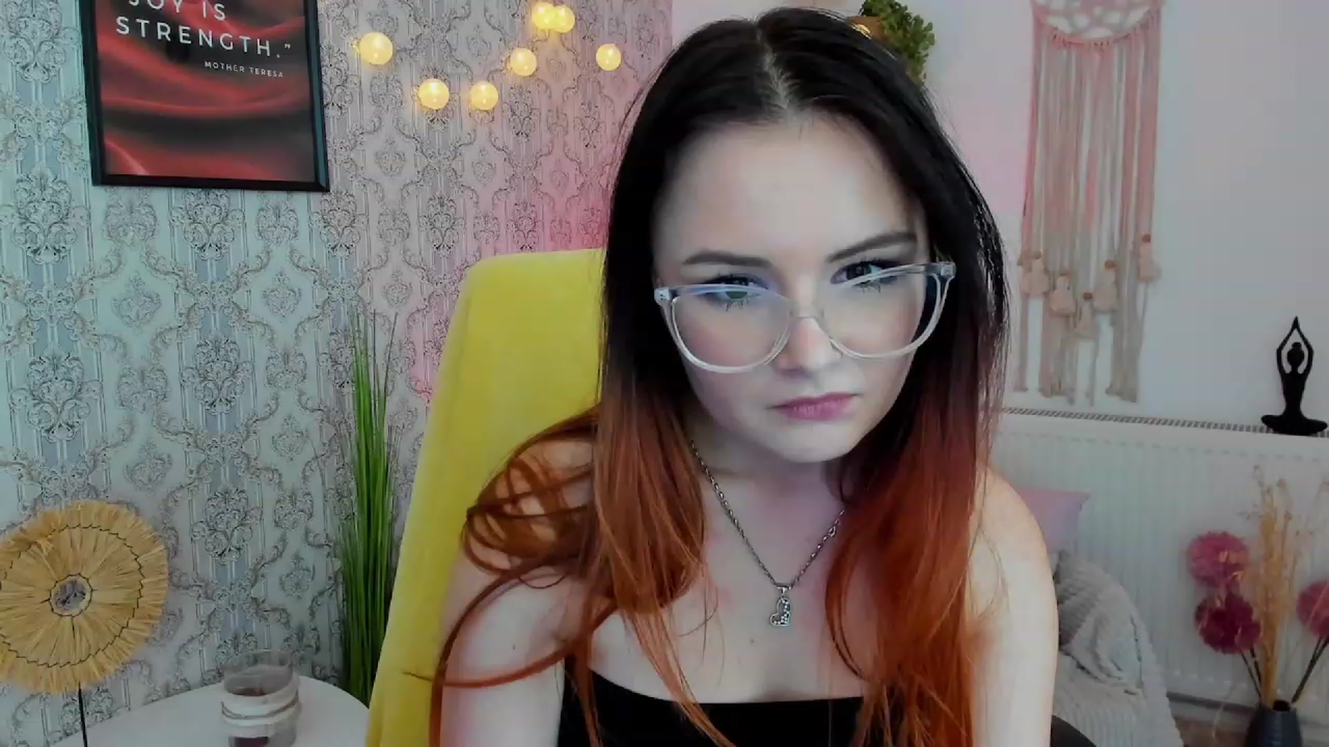 Gallery image thumbnail from Hazel_Moore18's myfreecams stream on, 09/28/2023, 12:42 image 20 of 20