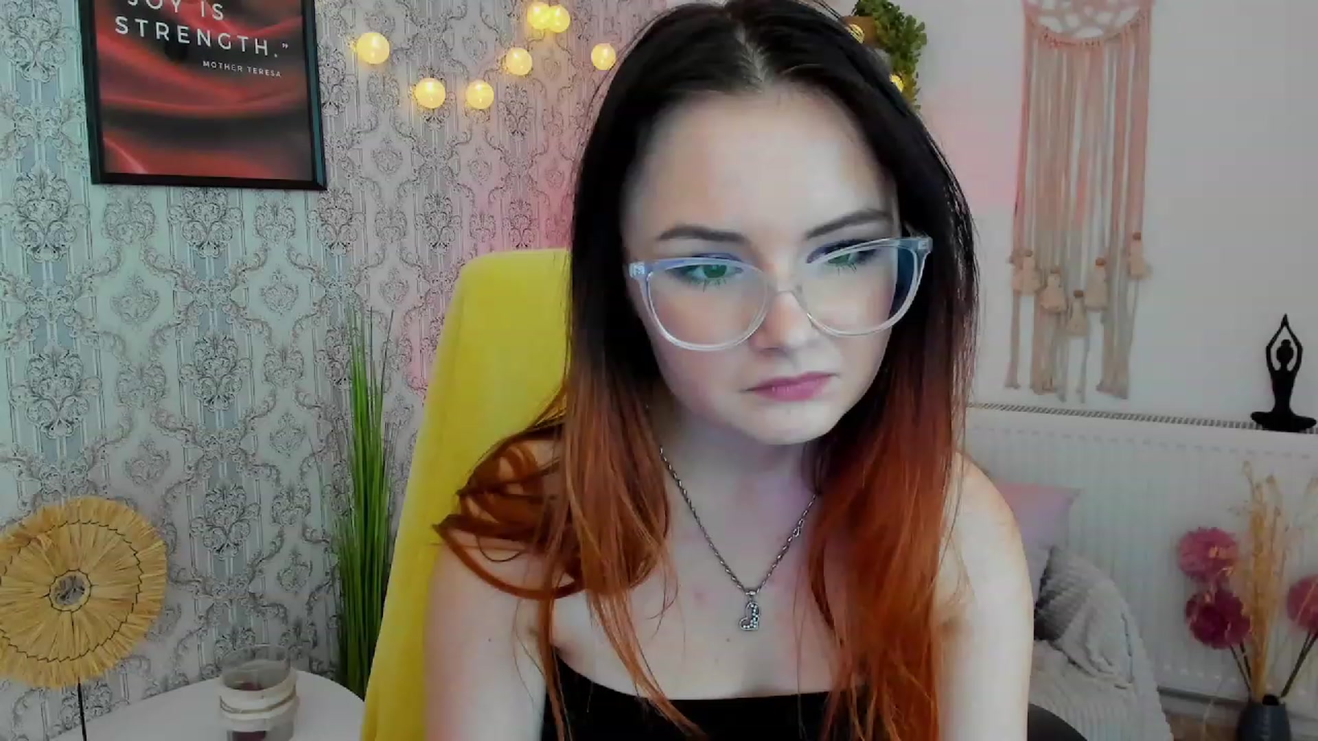 Gallery image thumbnail from Hazel_Moore18's myfreecams stream on, 09/28/2023, 12:42 image 5 of 20