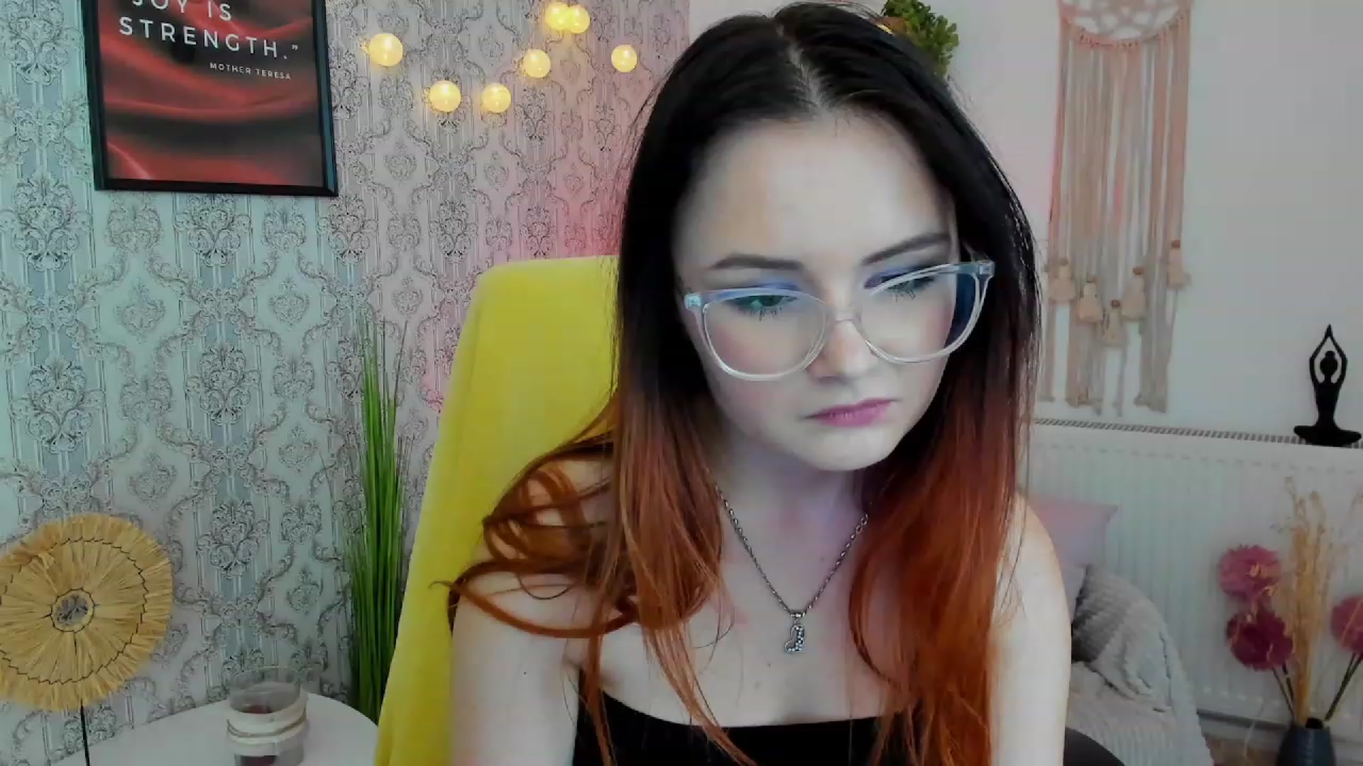 Gallery image thumbnail from Hazel_Moore18's myfreecams stream on, 09/28/2023, 12:42 image 10 of 20