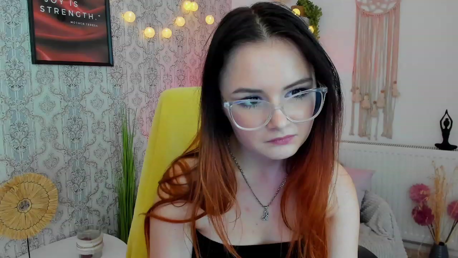 Gallery image thumbnail from Hazel_Moore18's myfreecams stream on, 09/28/2023, 12:42 image 13 of 20