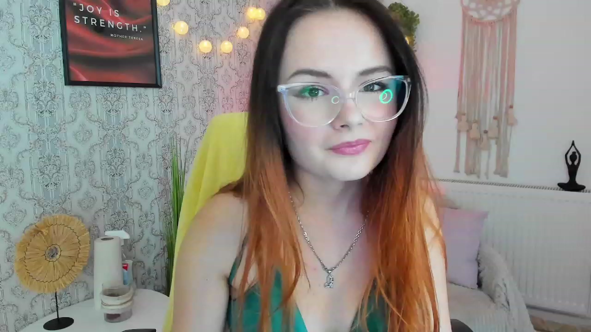 Gallery image thumbnail from Hazel_Moore18's myfreecams stream on, 10/02/2023, 09:51 image 2 of 20