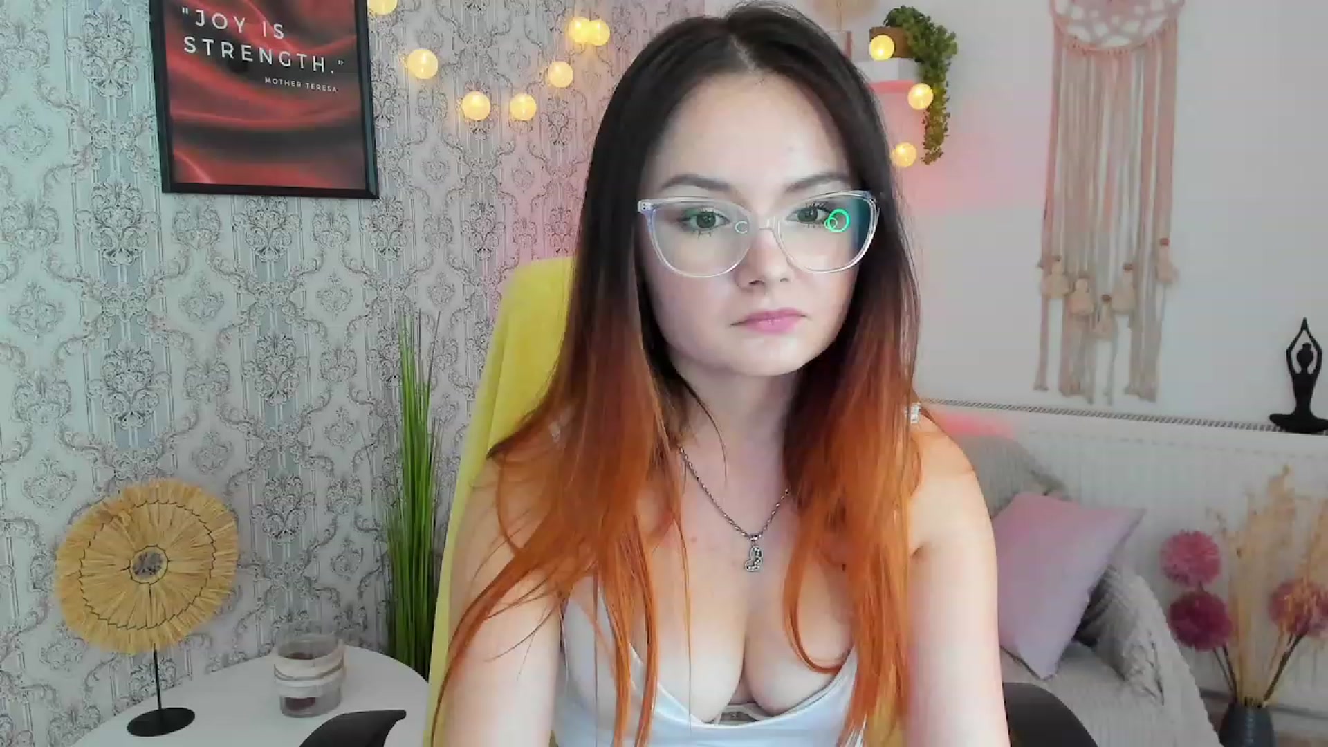 Gallery image thumbnail from Hazel_Moore18's myfreecams stream on, 10/04/2023, 13:03 image 13 of 20