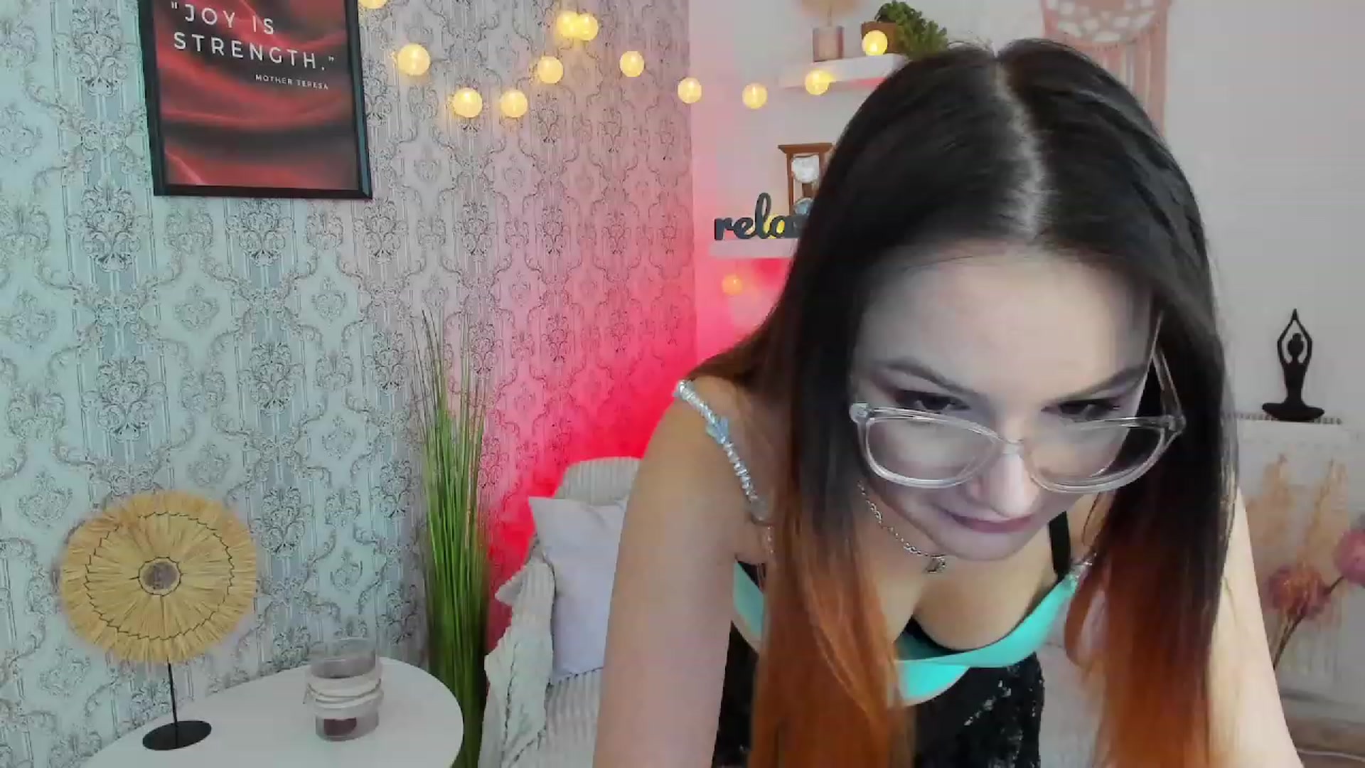 Gallery image thumbnail from Hazel_Moore18's myfreecams stream on, 10/05/2023, 09:35 image 13 of 20