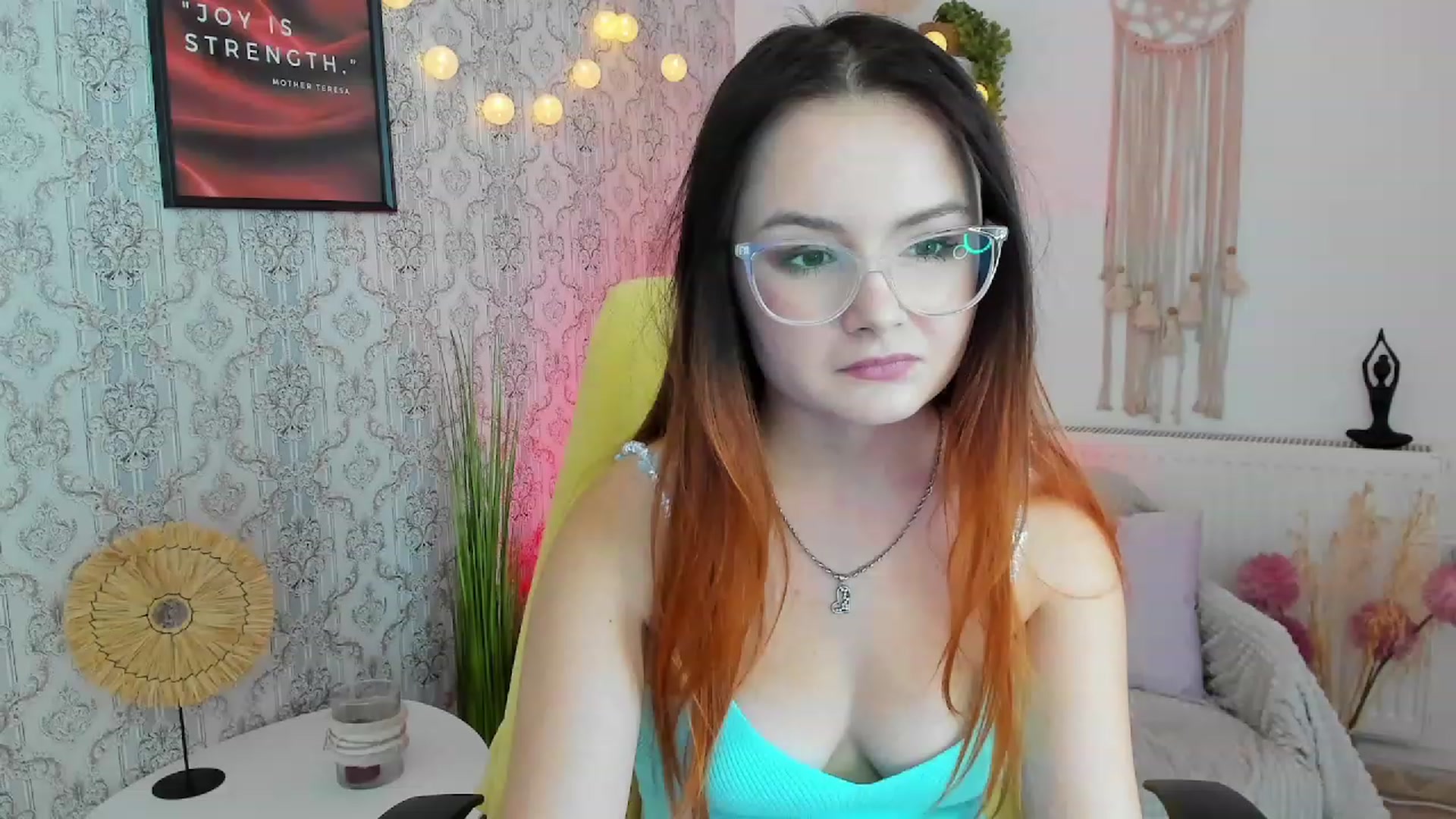 Gallery image thumbnail from Hazel_Moore18's myfreecams stream on, 10/05/2023, 09:35 image 20 of 20