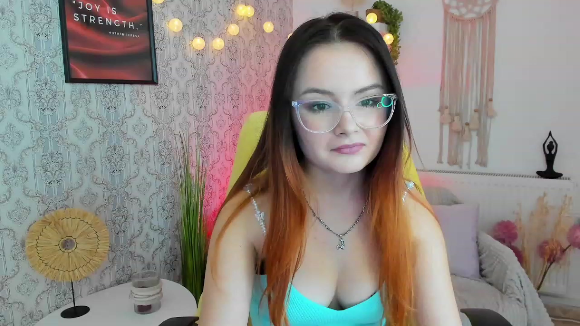 Gallery image thumbnail from Hazel_Moore18's myfreecams stream on, 10/05/2023, 09:35 image 12 of 20