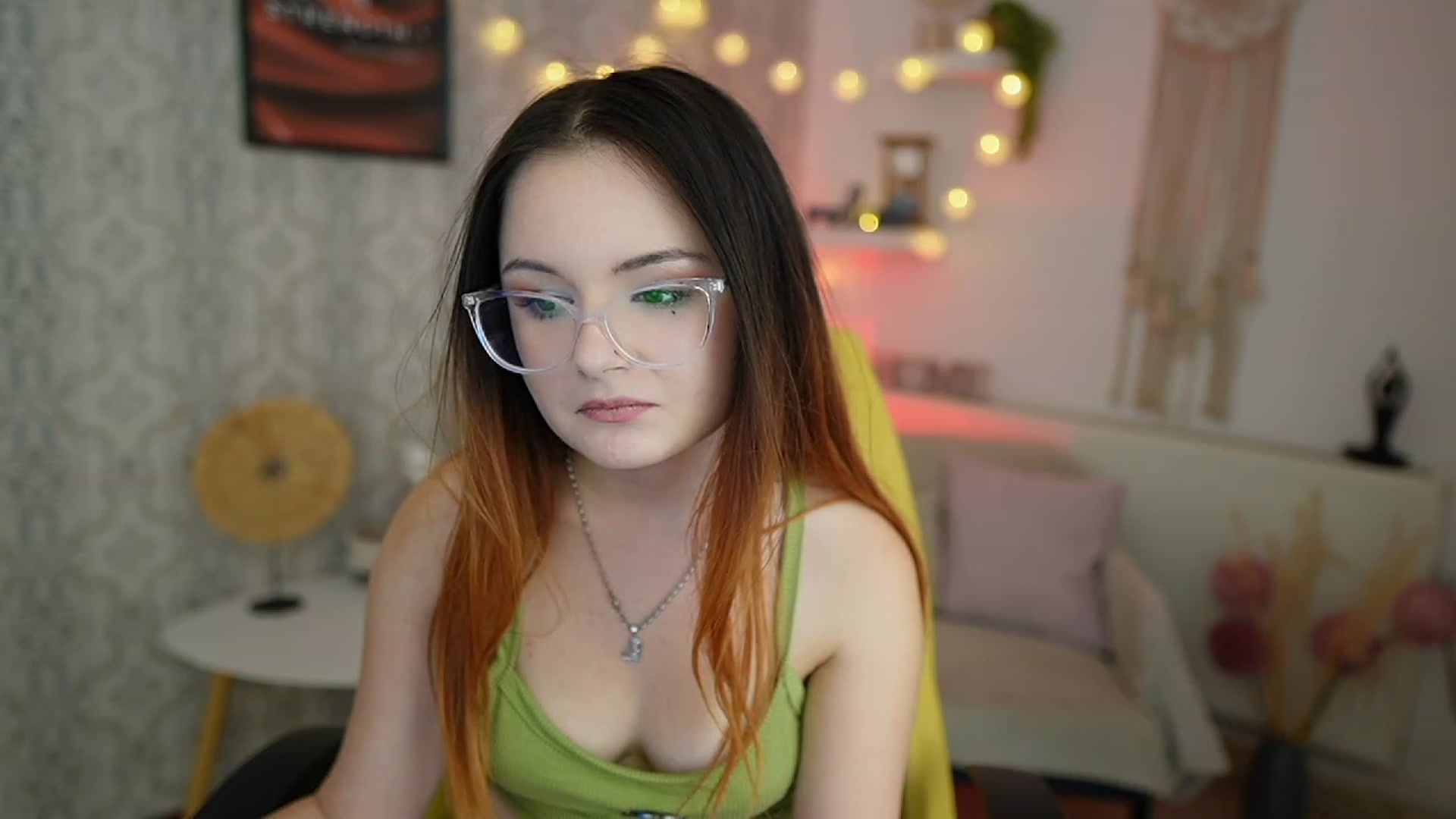 Gallery image thumbnail from Hazel_Moore18's myfreecams stream on, 10/10/2023, 11:58 image 19 of 20