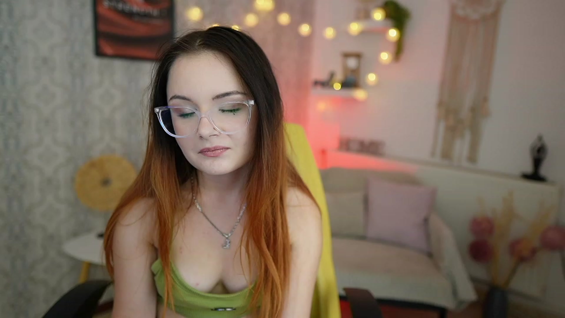 Gallery image thumbnail from Hazel_Moore18's myfreecams stream on, 10/10/2023, 11:58 image 13 of 20