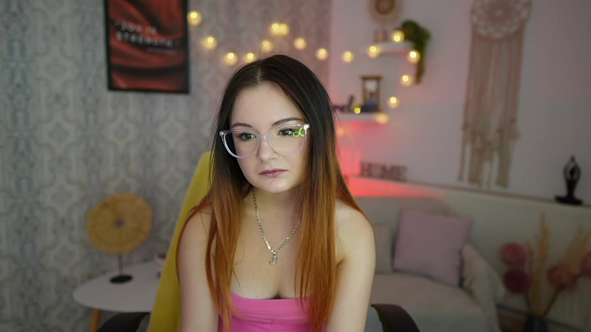 Gallery image thumbnail from Hazel_Moore18's myfreecams stream on, 10/18/2023, 10:18 image 18 of 20
