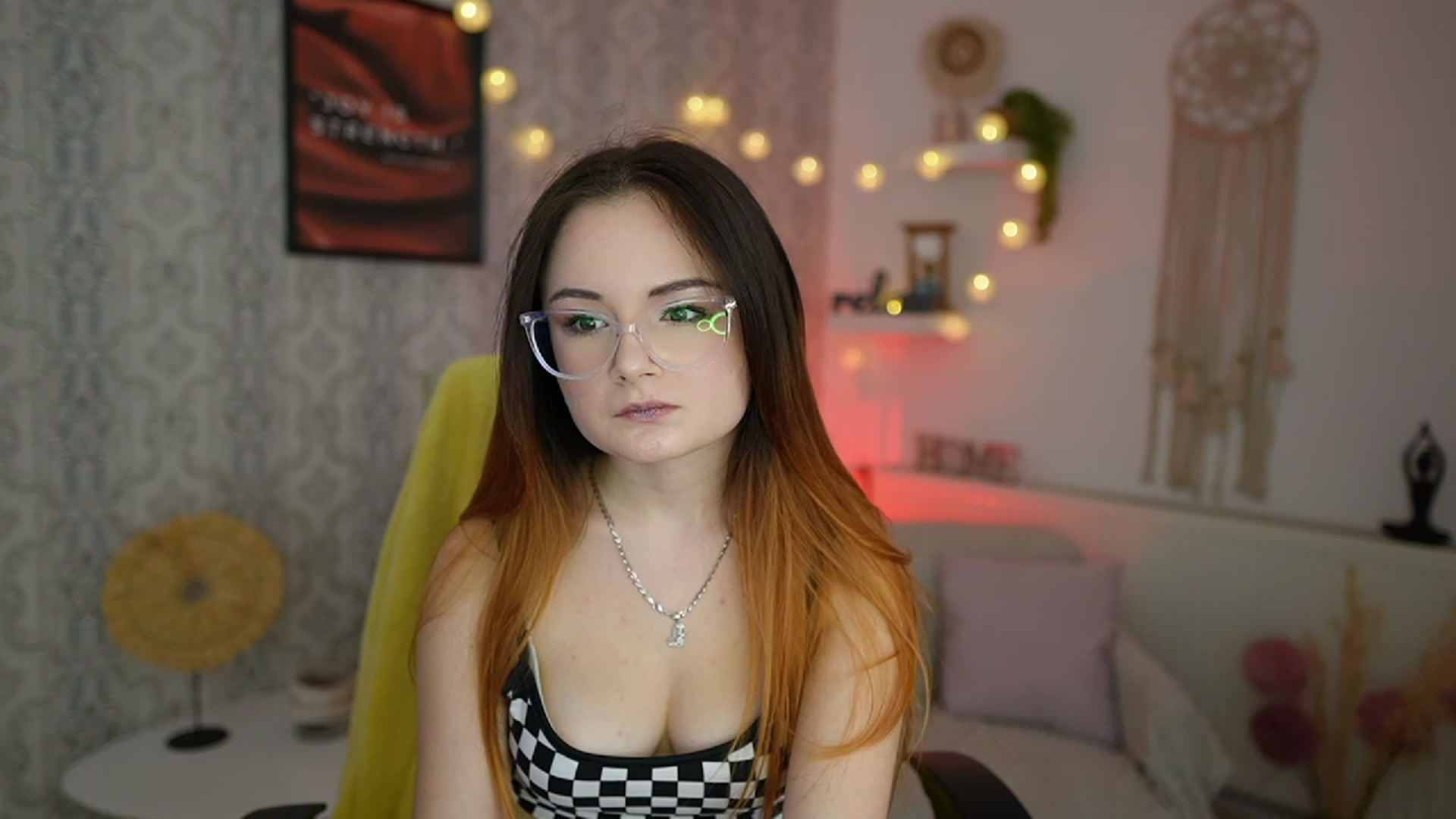 Gallery image thumbnail from Hazel_Moore18's myfreecams stream on, 10/20/2023, 13:01 image 20 of 20