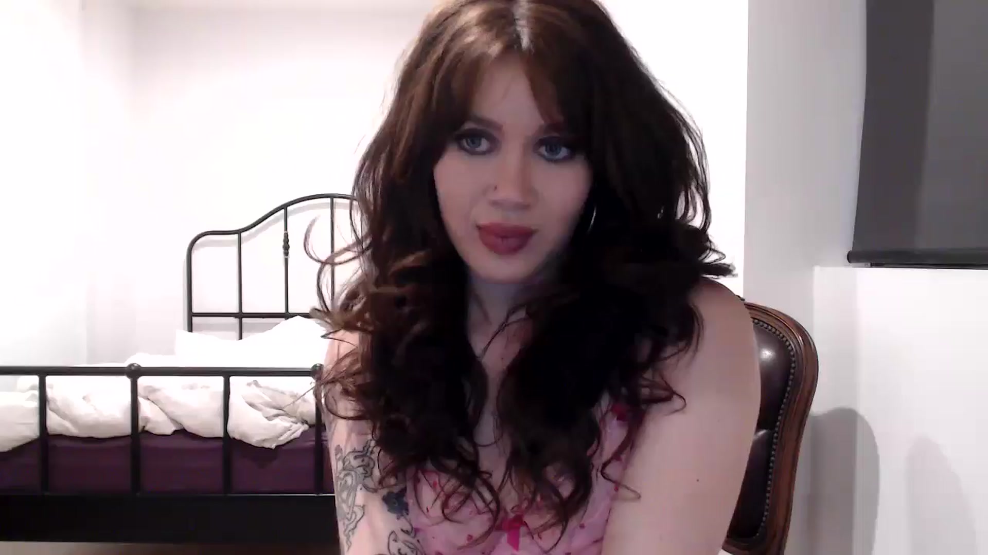 Gallery image thumbnail from Hazelnutt's myfreecams stream on, 12/13/2024, 10:11 image 17 of 20