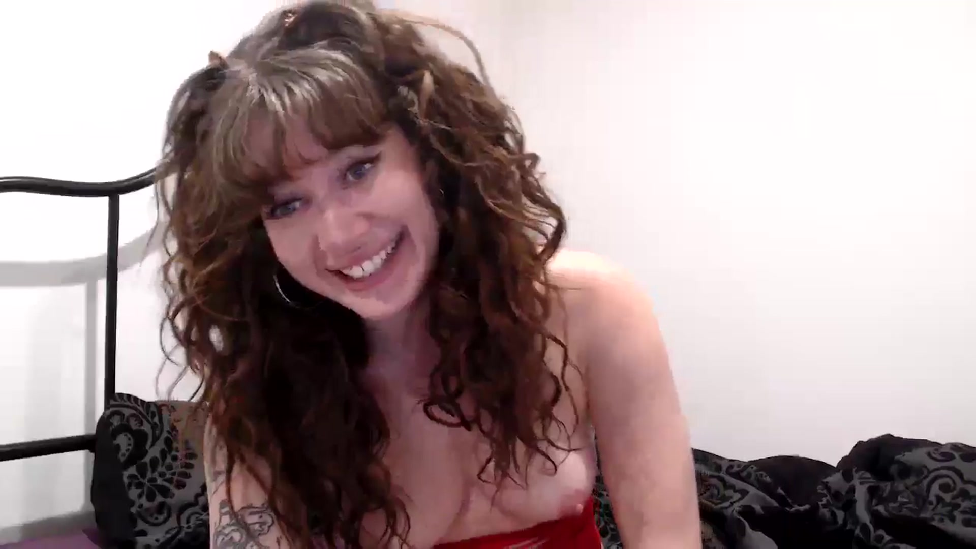 Gallery image thumbnail from Hazelnutt's myfreecams stream on, 12/08/2025, 11:33 image 16 of 20
