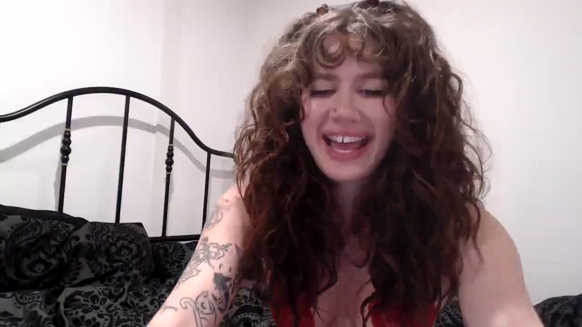 Gallery image thumbnail from Hazelnutt's myfreecams stream on, 12/11/2025, 13:56 image 13 of 20