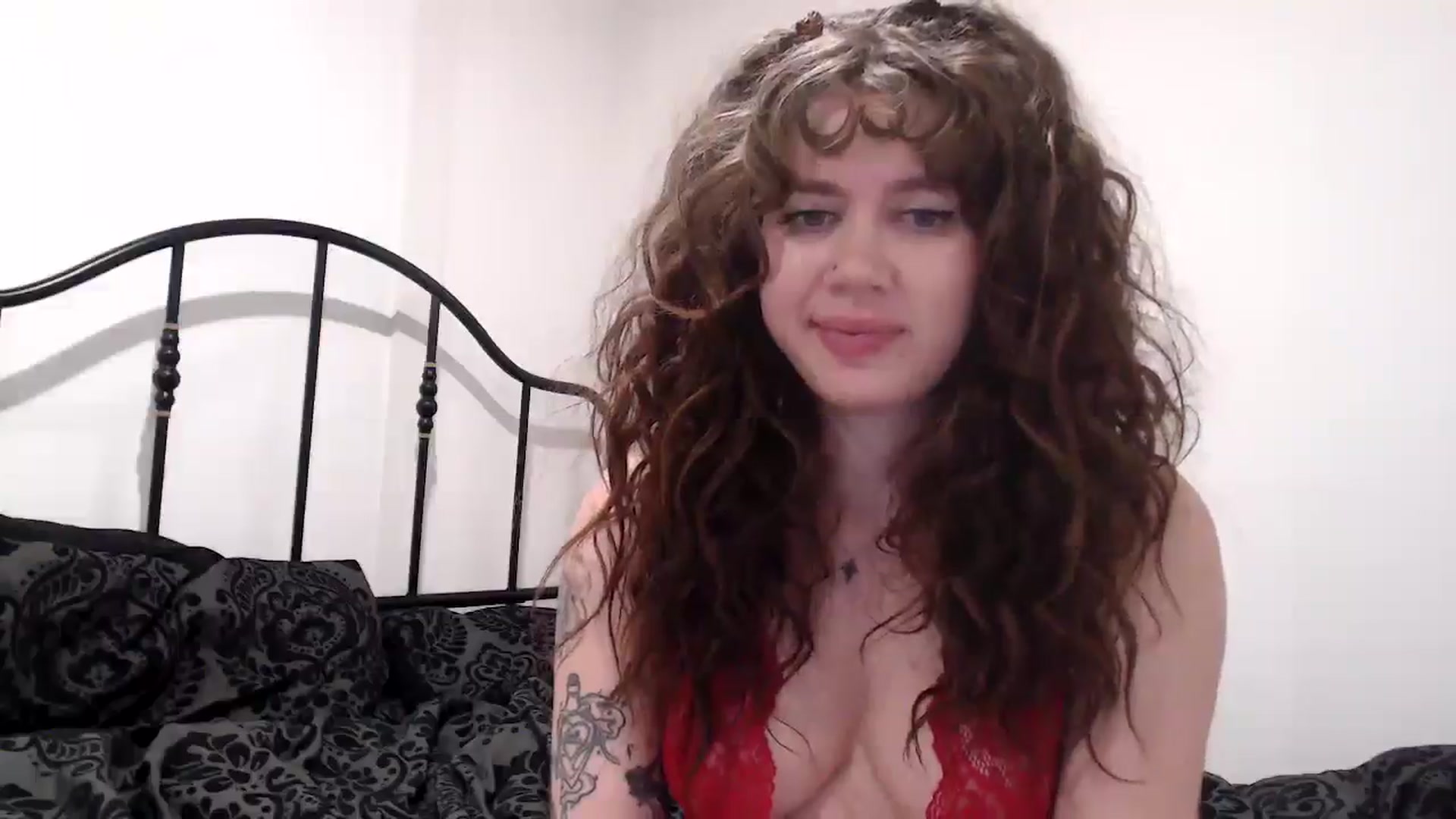 Gallery image thumbnail from Hazelnutt's myfreecams stream on, 12/11/2025, 13:56 image 15 of 20