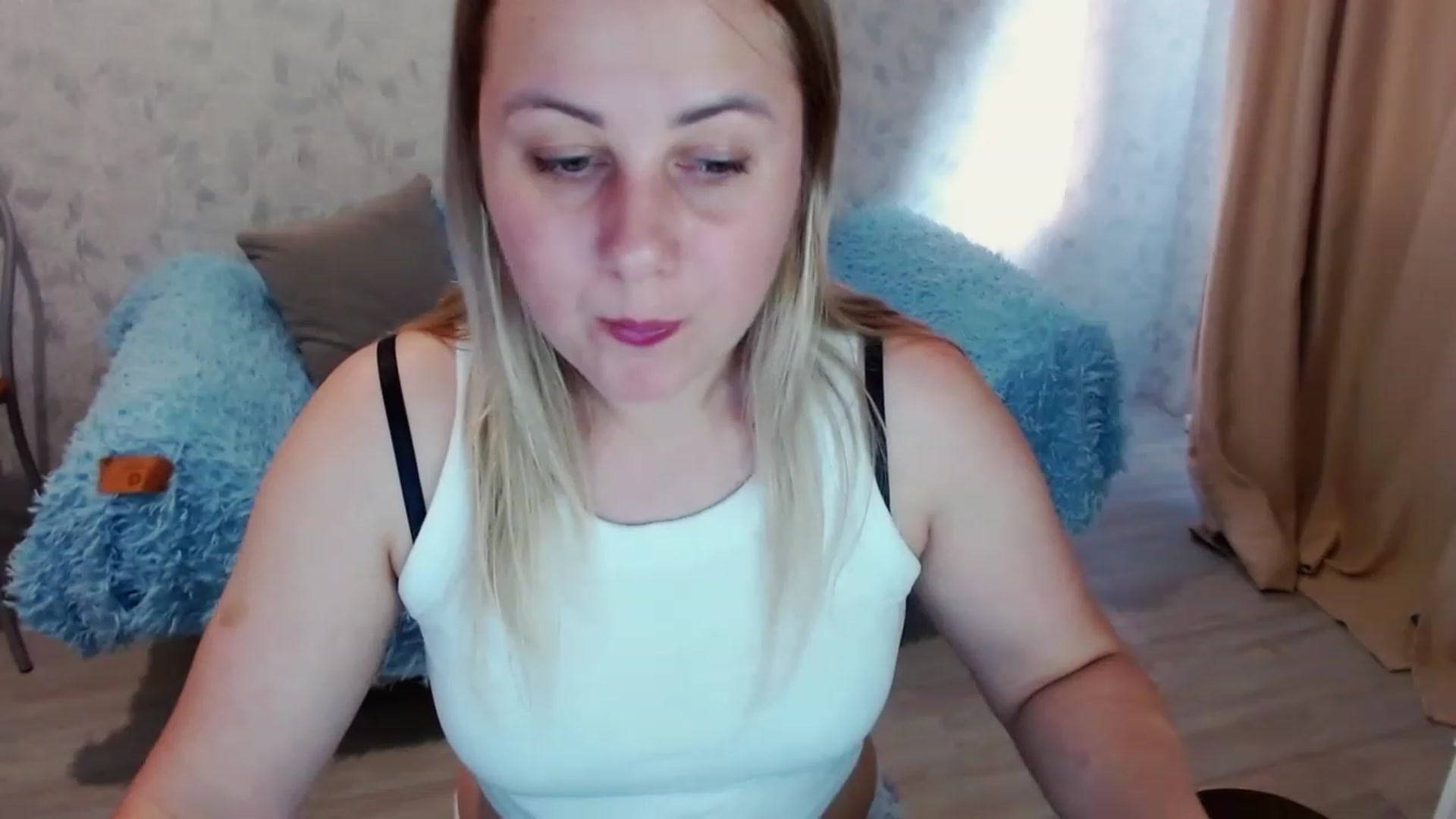 Gallery image thumbnail from Heart_beat07's myfreecams stream on, 06/18/2023, 12:02 image 18 of 20