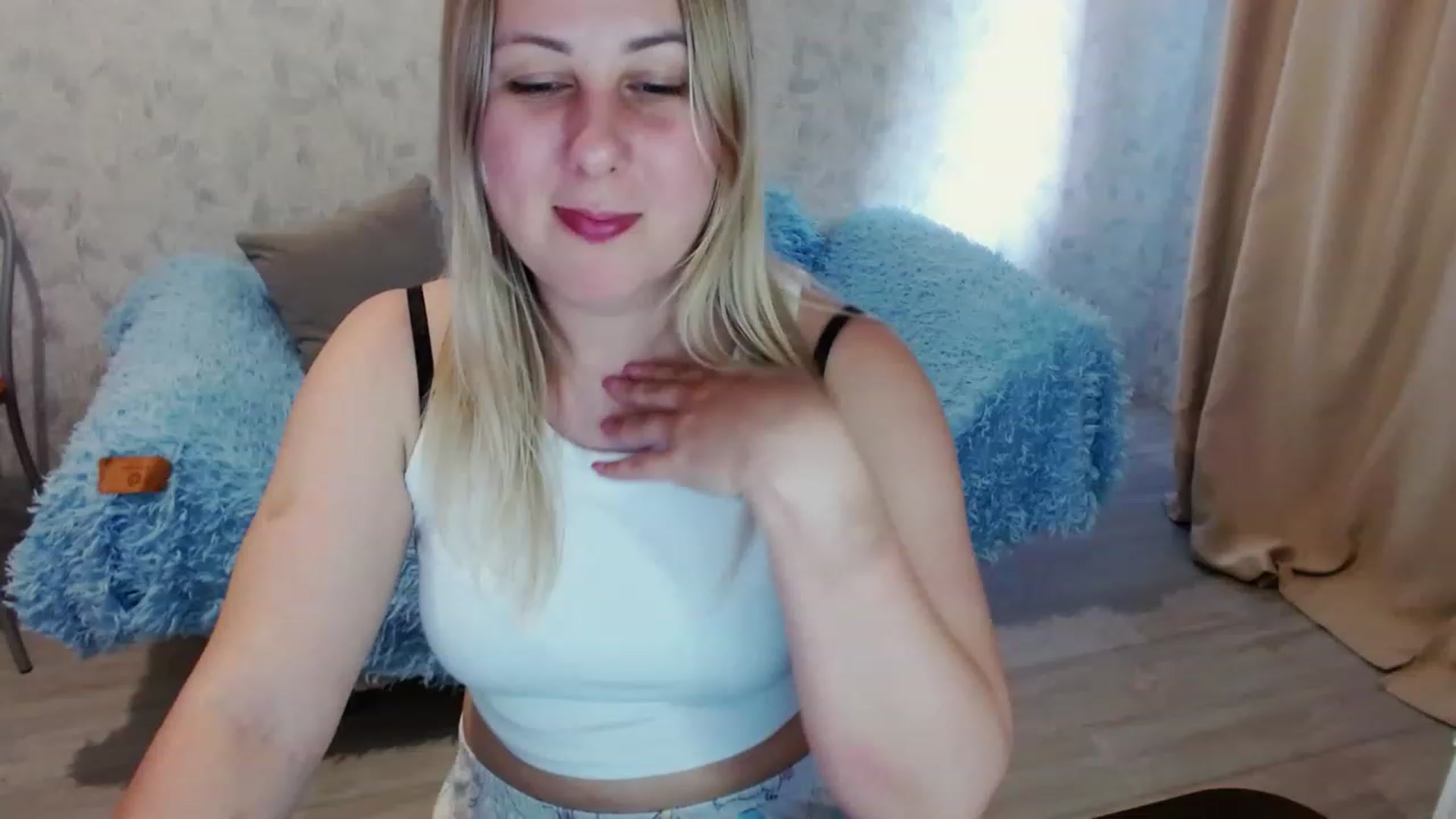 Gallery image thumbnail from Heart_beat07's myfreecams stream on, 06/18/2023, 12:27 image 16 of 20