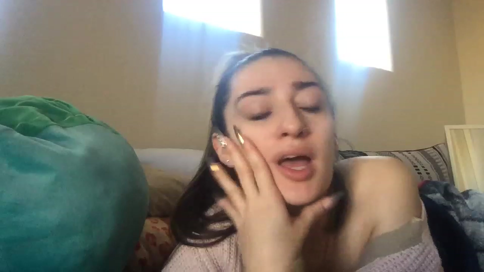 Gallery image thumbnail from Heartcakes21's myfreecams stream on, 01/03/2023, 20:25 image 13 of 20