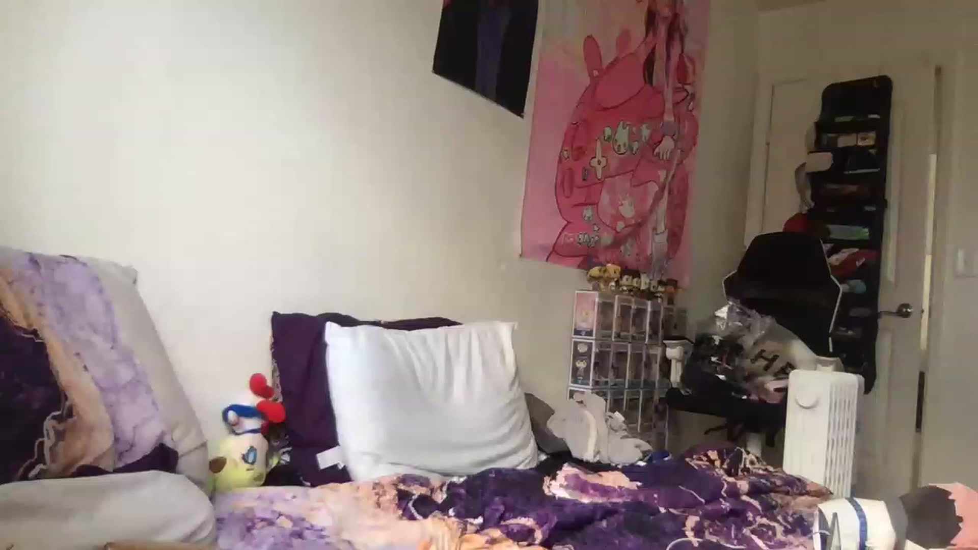 Gallery image thumbnail from Heartcakes21's myfreecams stream on, 03/10/2023, 24:25 image 7 of 20