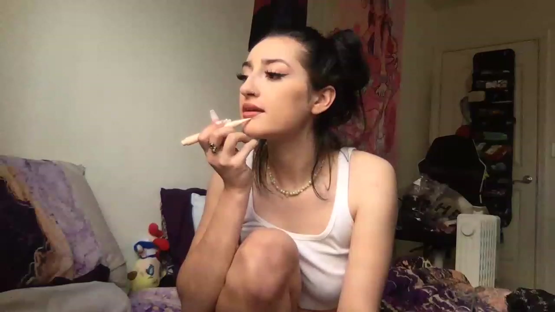 Gallery image thumbnail from Heartcakes21's myfreecams stream on, 03/10/2023, 24:25 image 11 of 20