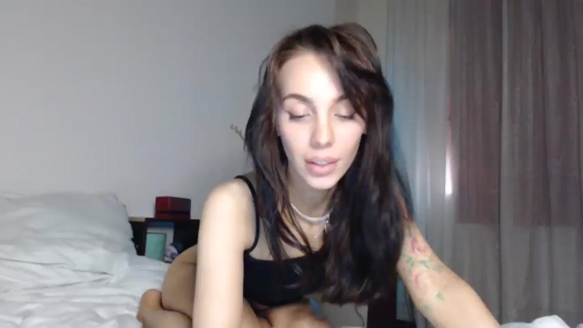 Gallery image thumbnail from HeartsQueen's myfreecams stream on, 04/22/2025, 08:47 image 19 of 20