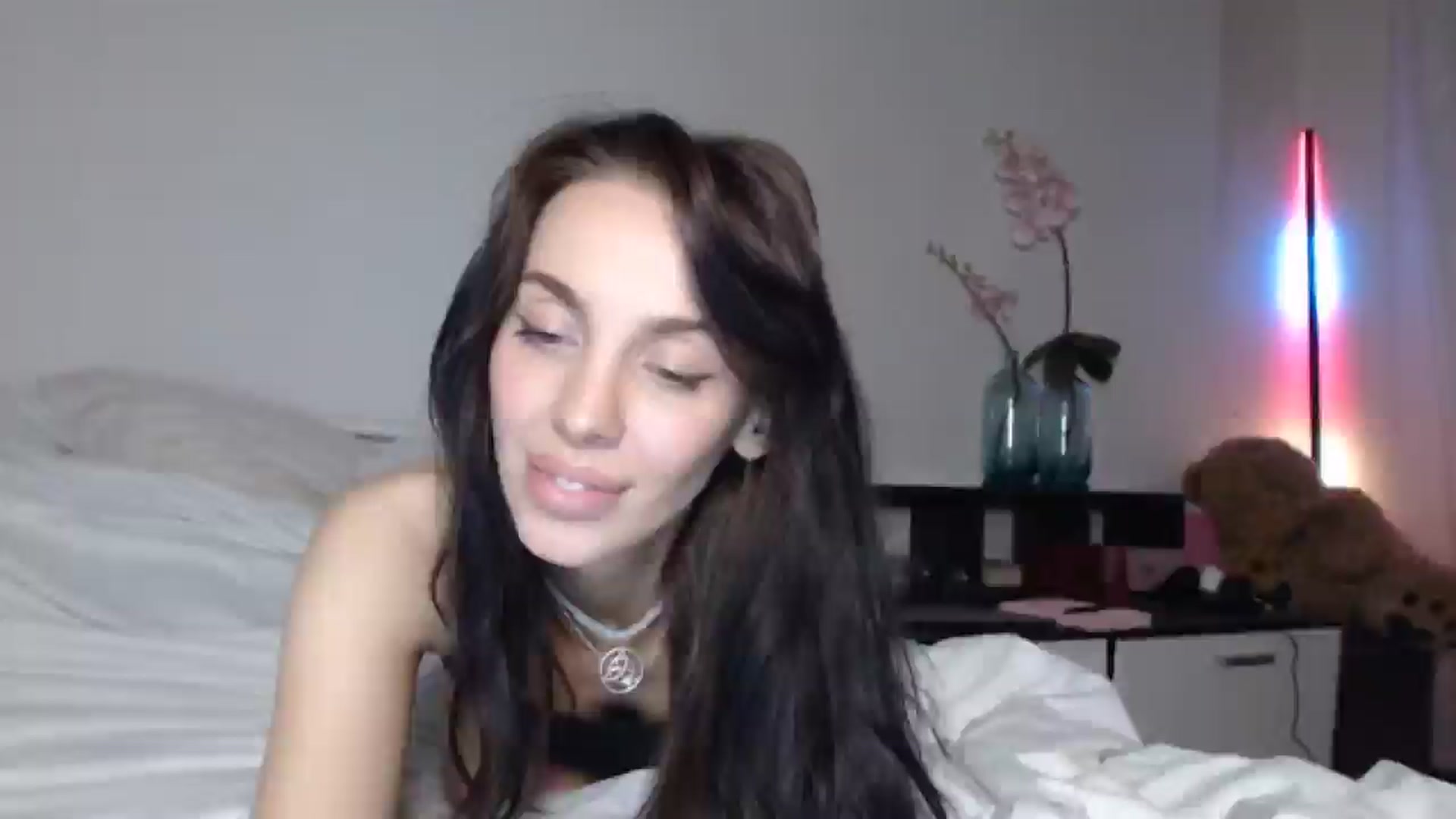Gallery image thumbnail from HeartsQueen's myfreecams stream on, 04/22/2025, 09:36 image 4 of 20