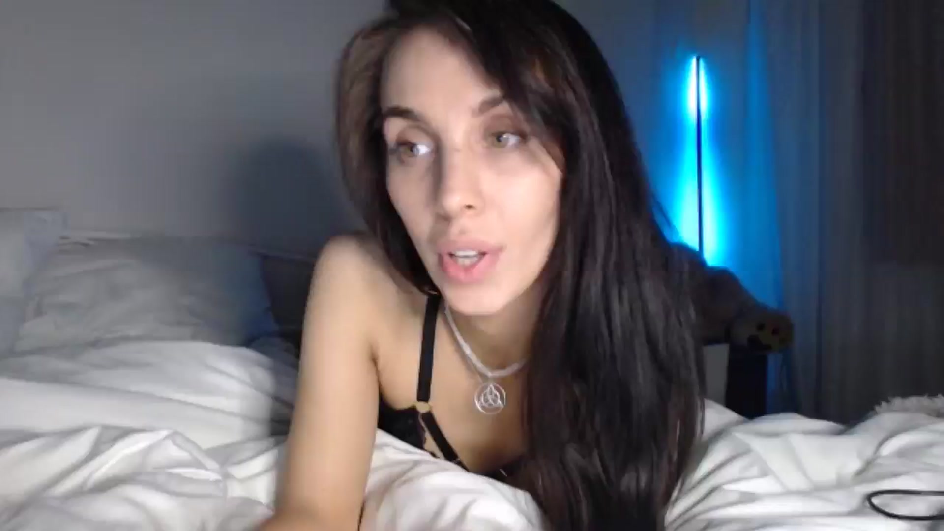 Gallery image thumbnail from HeartsQueen's myfreecams stream on, 04/22/2025, 17:32 image 19 of 20
