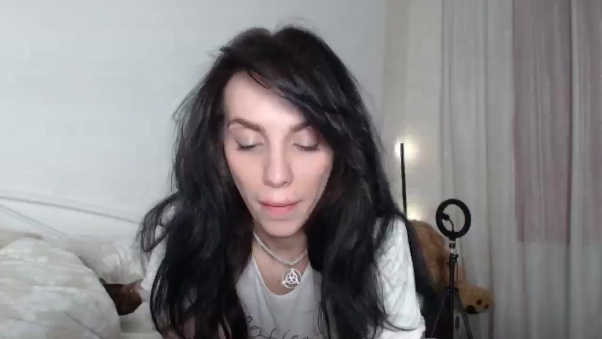 Gallery image thumbnail from HeartsQueen's myfreecams stream on, 05/03/2025, 23:13 image 18 of 20