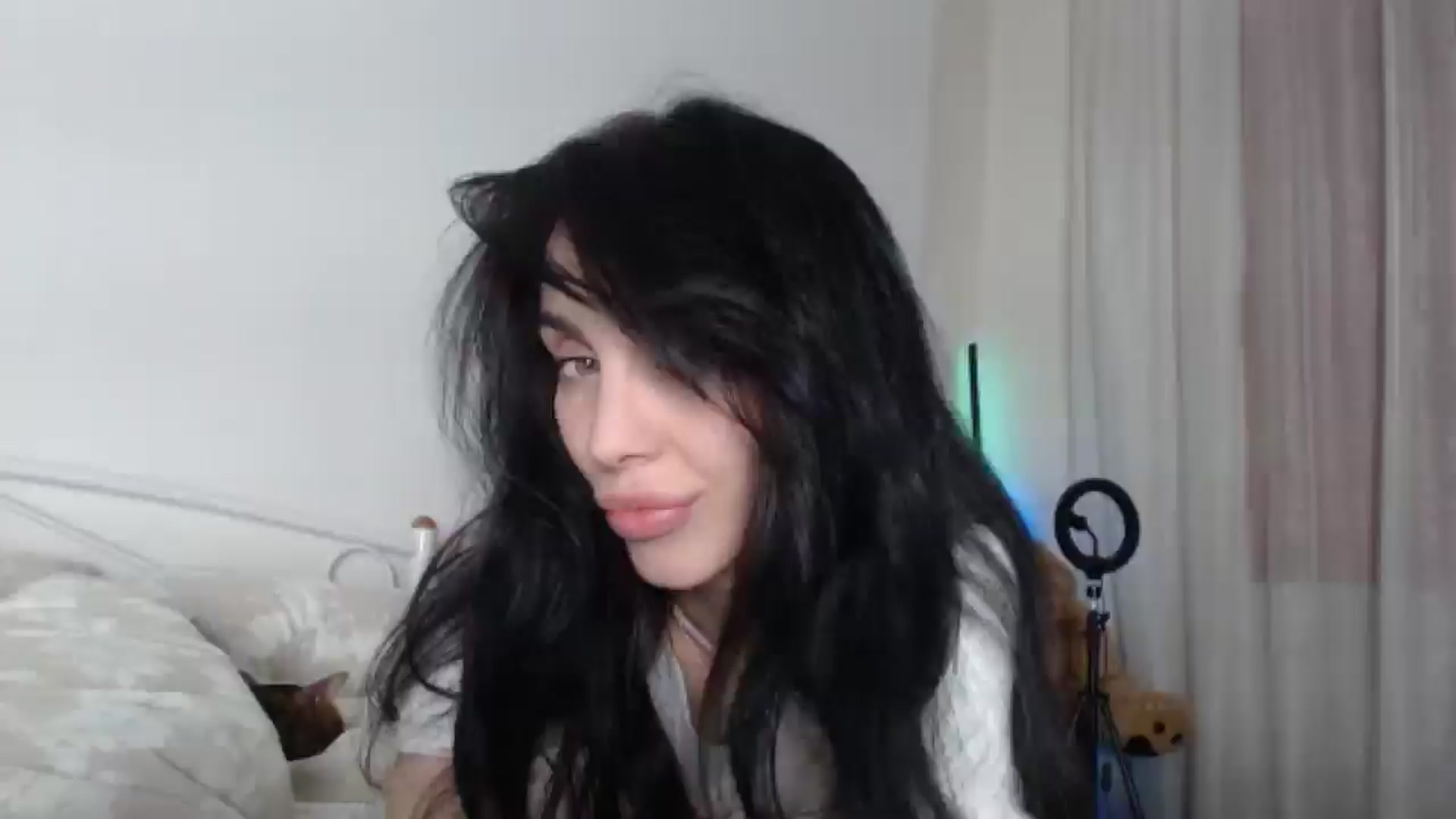 Gallery image thumbnail from HeartsQueen's myfreecams stream on, 05/03/2025, 23:13 image 19 of 20