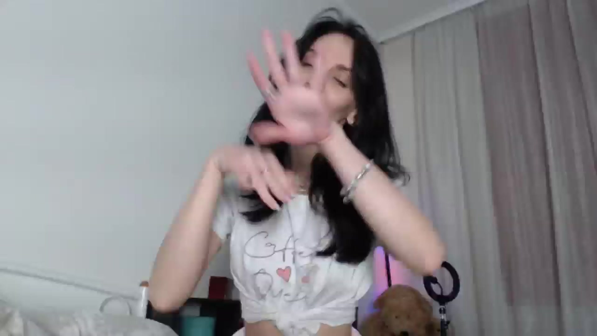 Gallery image thumbnail from HeartsQueen's myfreecams stream on, 05/03/2025, 23:13 image 3 of 20