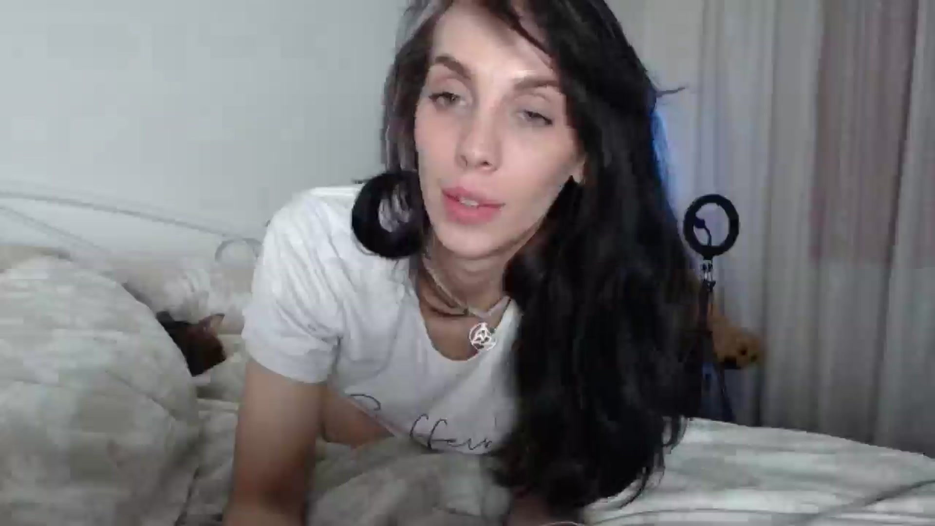 Gallery image thumbnail from HeartsQueen's myfreecams stream on, 05/03/2025, 23:13 image 15 of 20