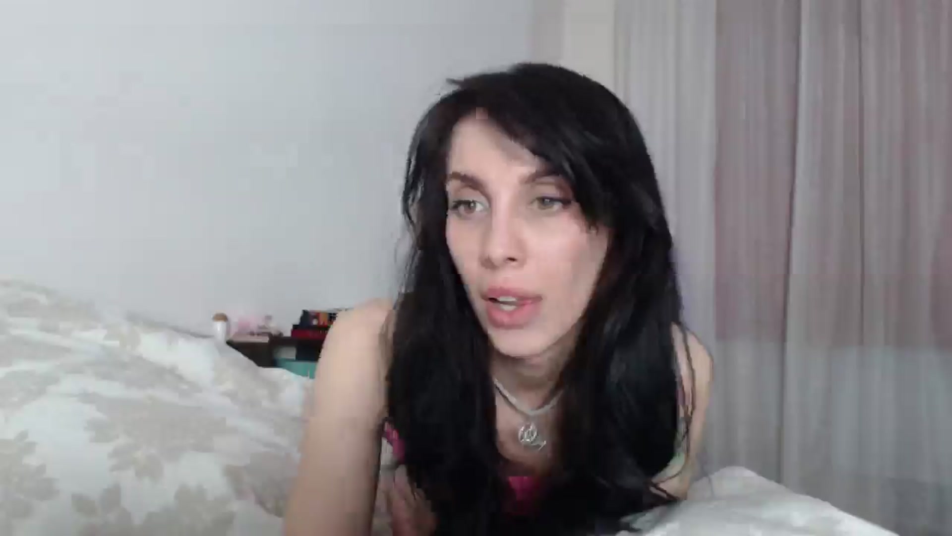 Gallery image thumbnail from HeartsQueen's myfreecams stream on, 05/04/2025, 14:43 image 6 of 20