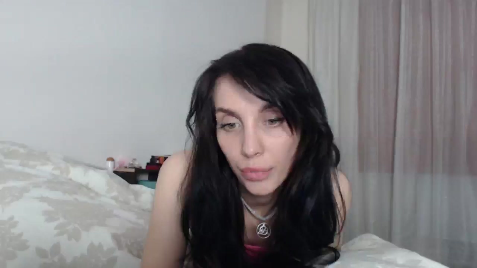 Gallery image thumbnail from HeartsQueen's myfreecams stream on, 05/04/2025, 14:43 image 15 of 20