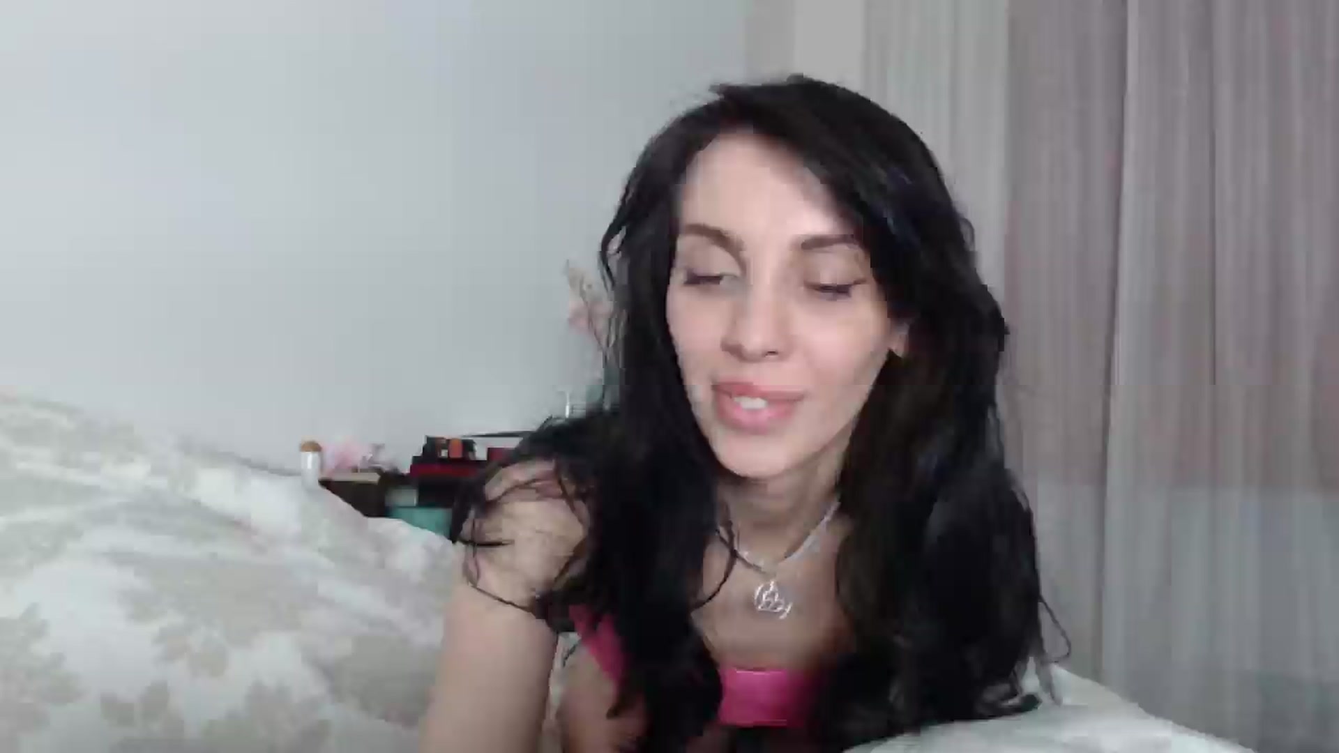 Gallery image thumbnail from HeartsQueen's myfreecams stream on, 05/04/2025, 14:43 image 2 of 20