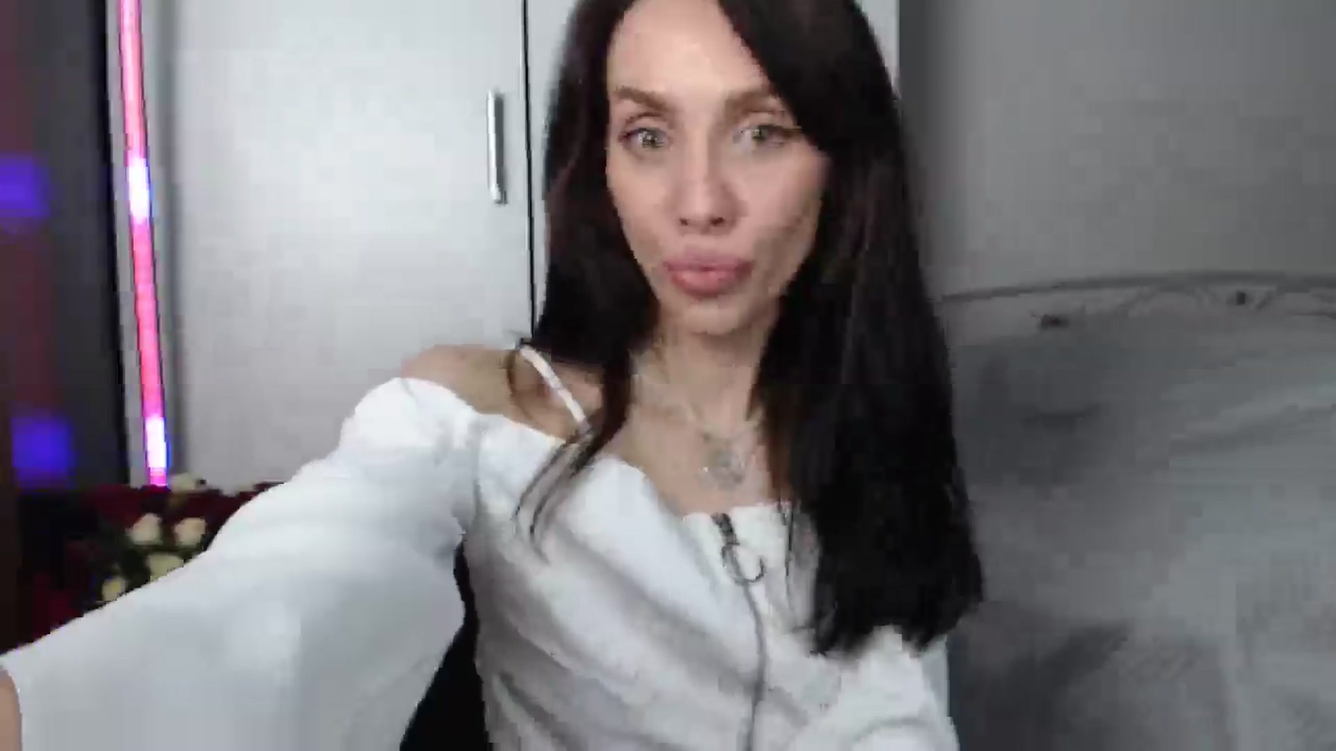 Gallery image thumbnail from HeartsQueen's myfreecams stream on, 05/11/2025, 11:38 image 11 of 20