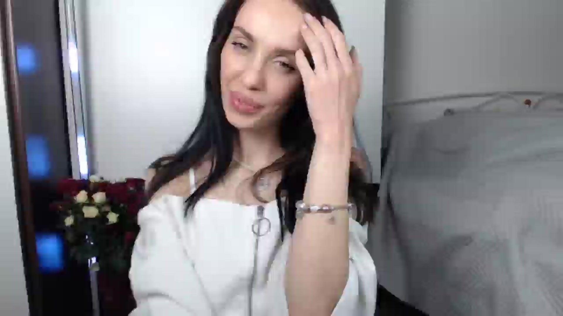 Gallery image thumbnail from HeartsQueen's myfreecams stream on, 05/11/2025, 11:38 image 9 of 20
