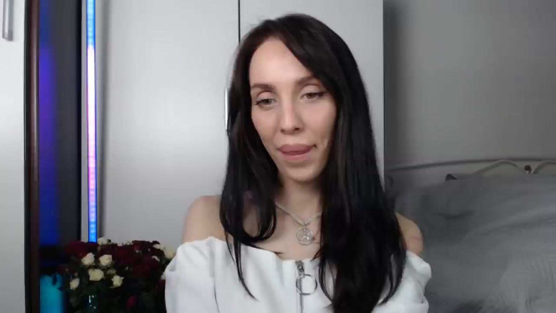 Gallery image thumbnail from HeartsQueen's myfreecams stream on, 05/11/2025, 11:38 image 1 of 20