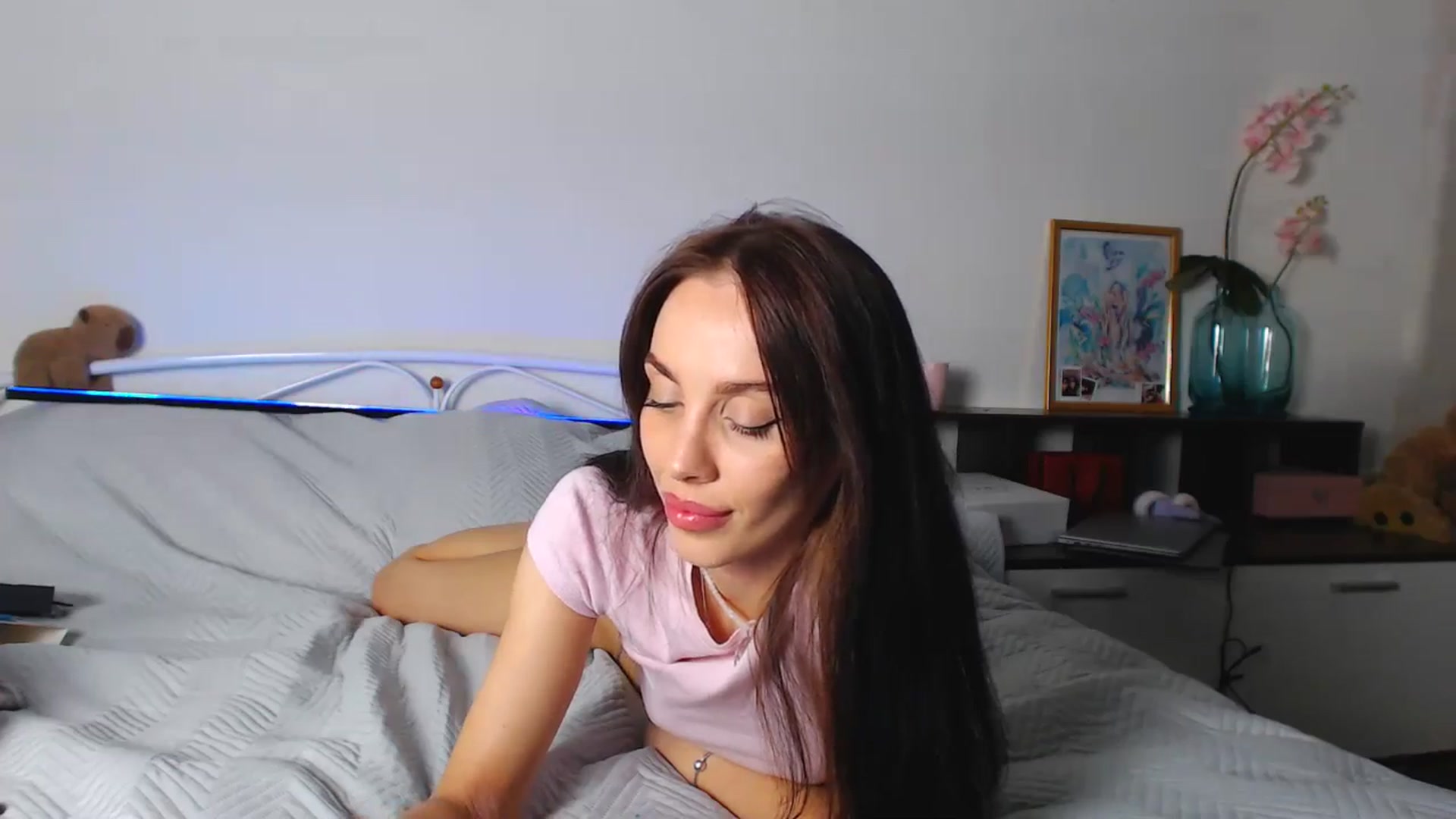 Gallery image thumbnail from HeartsQueen's myfreecams stream on, 05/29/2025, 10:48 image 17 of 20