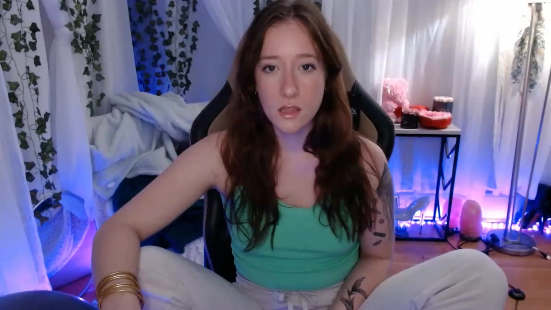 Gallery image thumbnail from Heather420's myfreecams stream on, 03/12/2023, 06:18 image 4 of 20