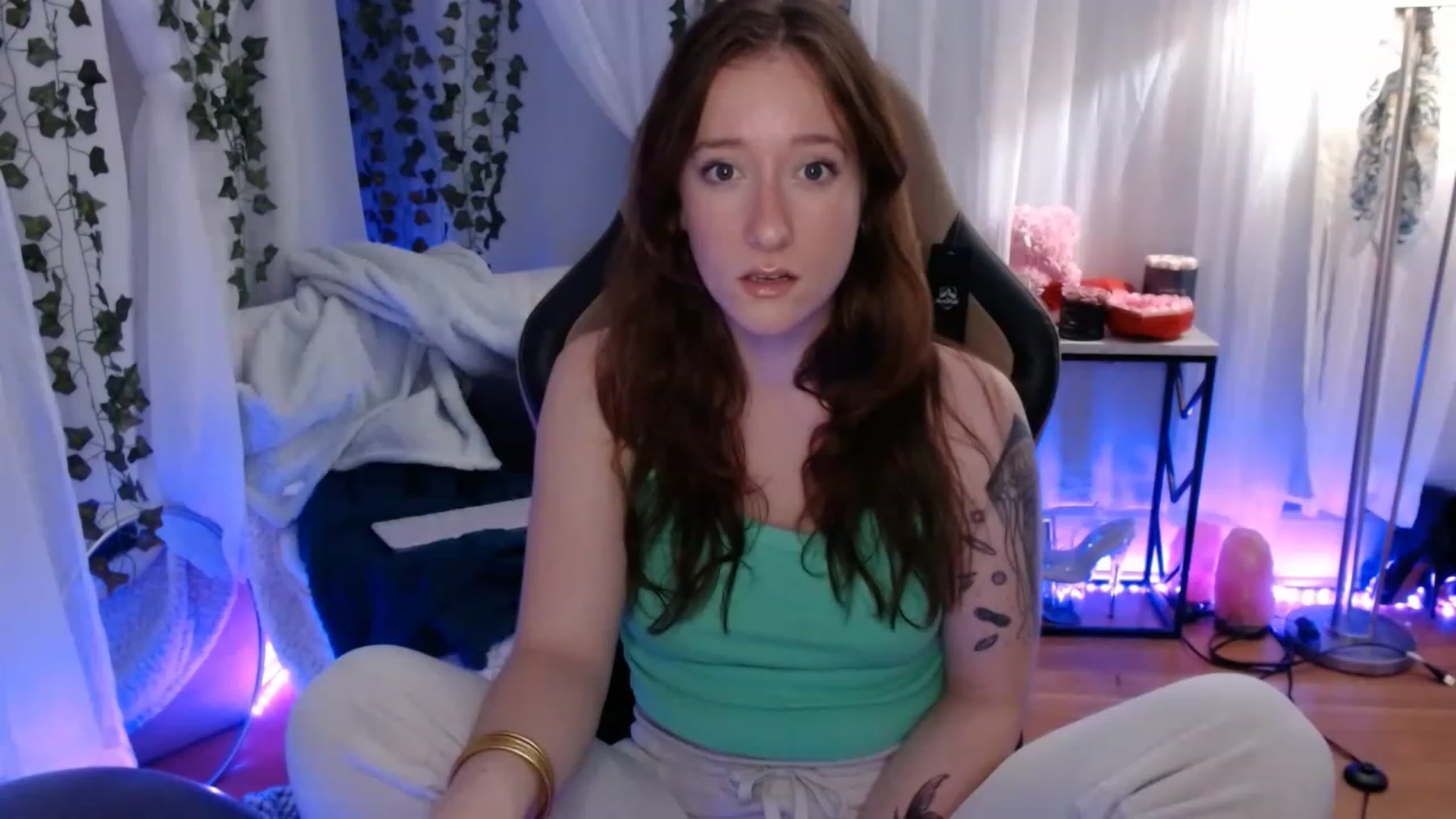Gallery image thumbnail from Heather420's myfreecams stream on, 03/12/2023, 06:18 image 5 of 20
