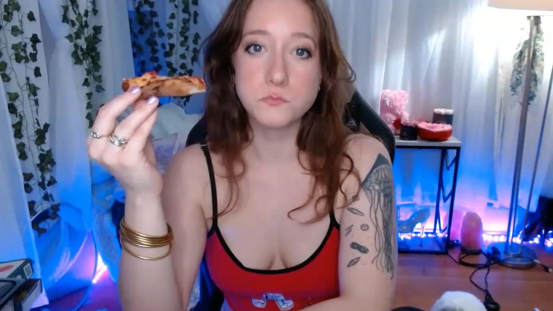 Gallery image thumbnail from Heather420's myfreecams stream on, 03/13/2023, 03:53 image 12 of 20