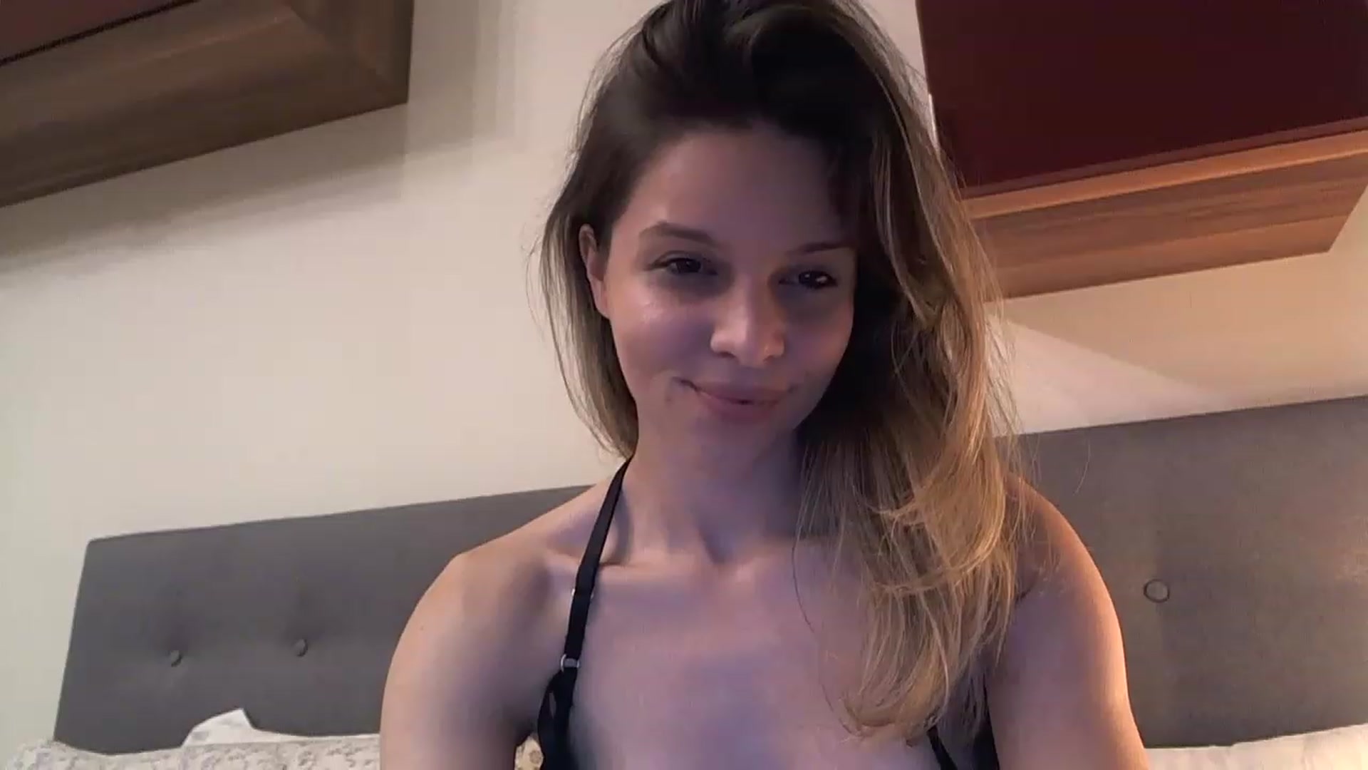 Gallery image thumbnail from Heaven_hot's myfreecams stream on, 12/01/2022, 19:02 image 8 of 20
