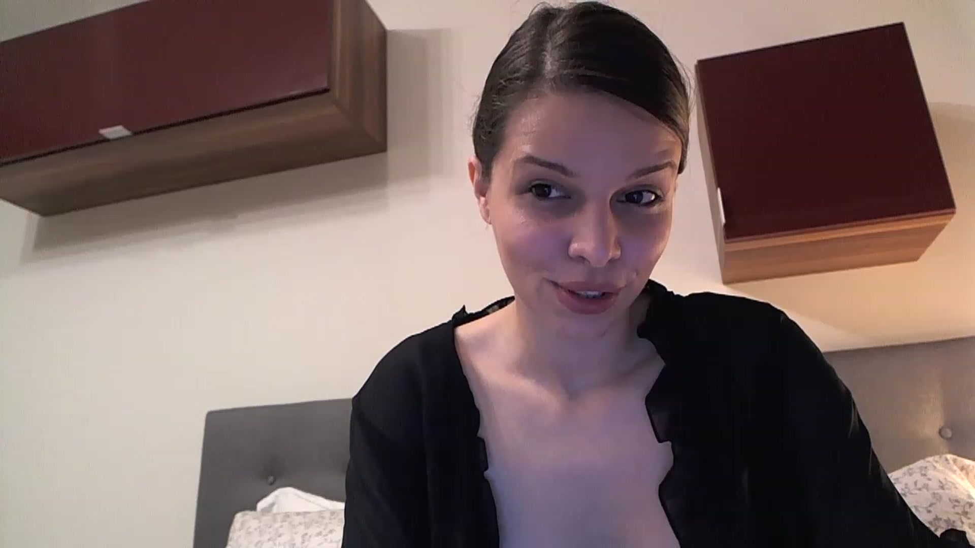 Gallery image thumbnail from Heaven_hot's myfreecams stream on, 12/03/2022, 16:17 image 3 of 20